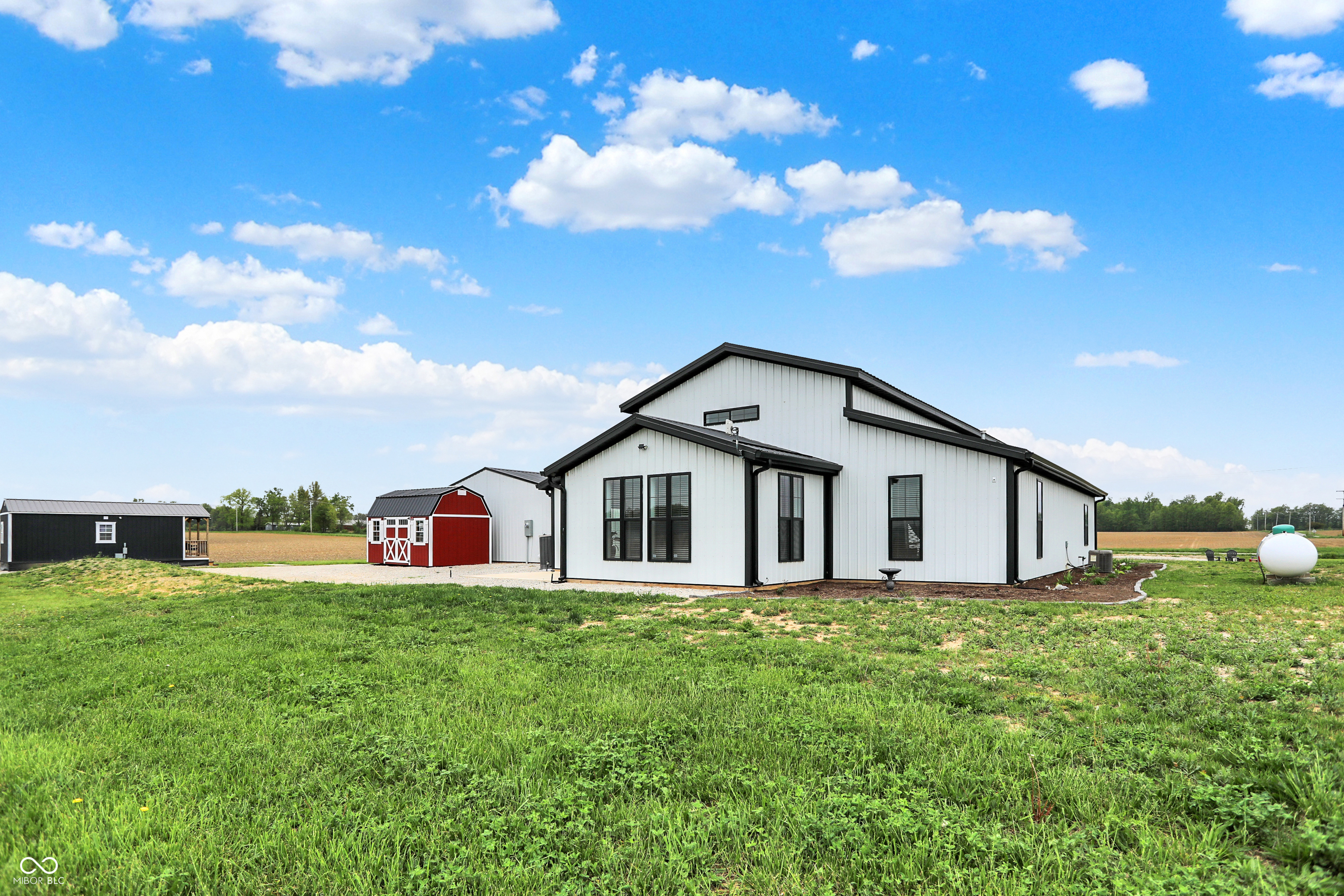 Marion, Indiana, 46952, United States, 5 Bedrooms Bedrooms, ,4 BathroomsBathrooms,Residential,For Sale,1915363