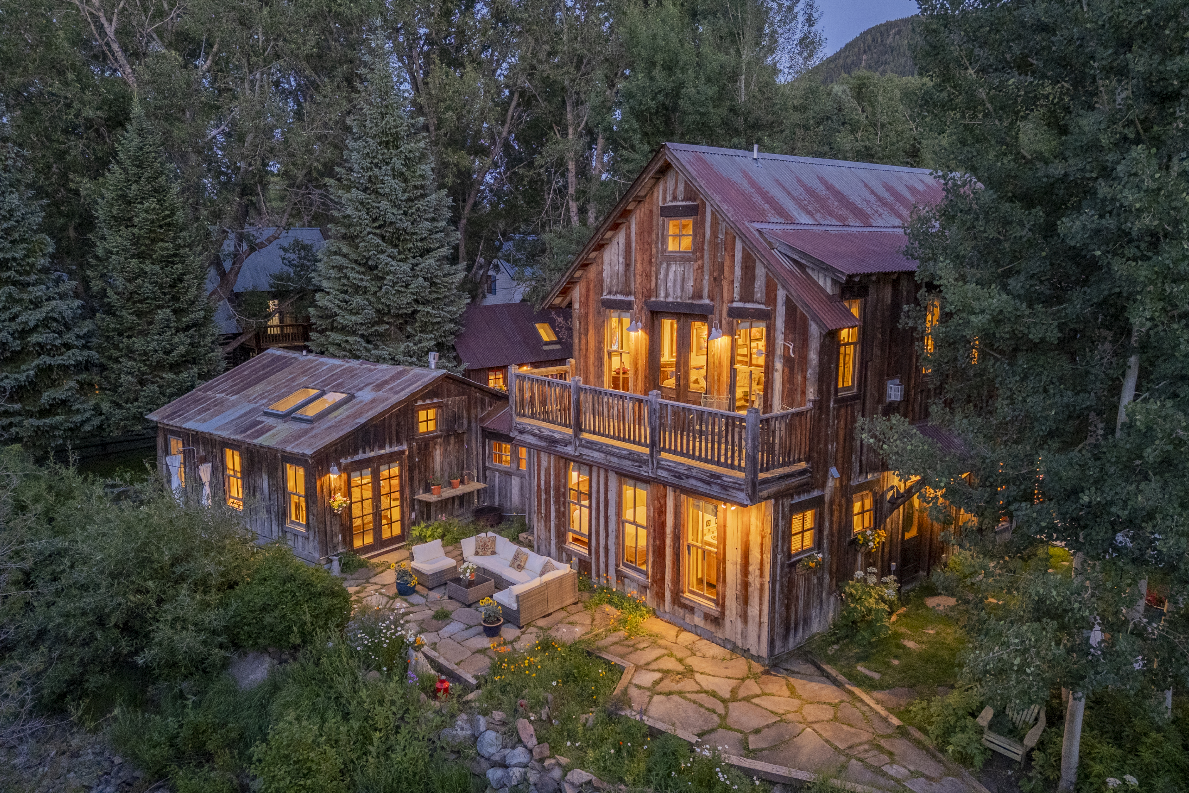  BEAR ALLEY - Unwrap The Fairytale - A Once-In-A-Lifetime Creekside Compound - 物件實景