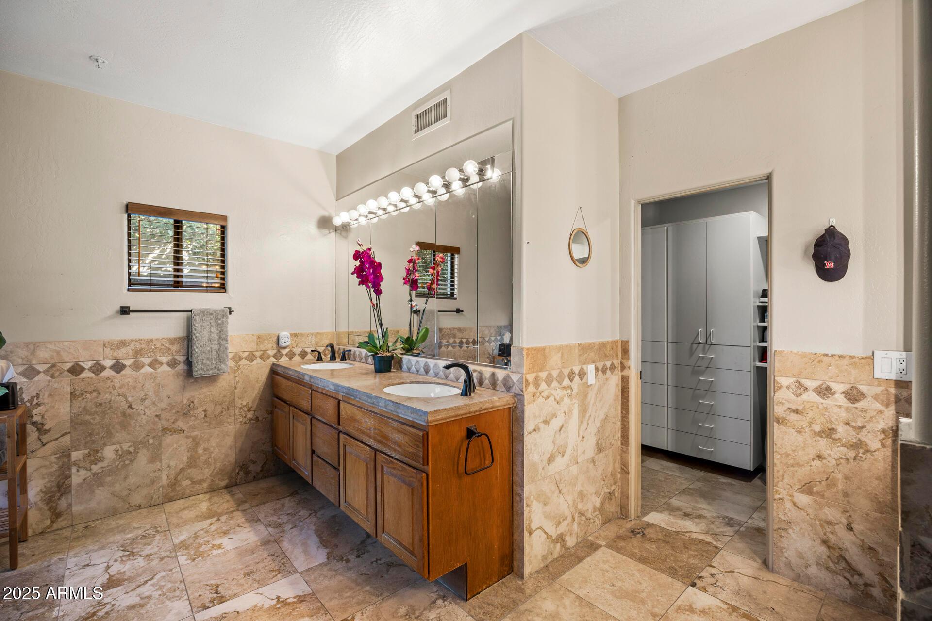 Scottsdale, Arizona, 85255, United States, 3 Bedrooms Bedrooms, ,3 BathroomsBathrooms,Residential,For Sale,1988879