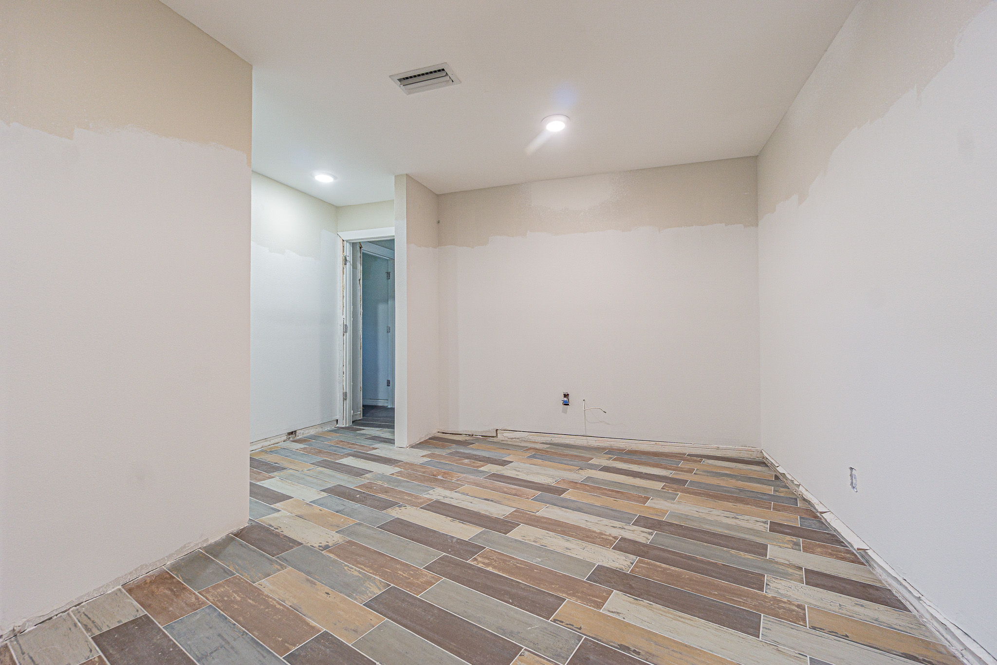 St. Petersburg, Florida, 33704, United States, 4 Bedrooms Bedrooms, ,3 BathroomsBathrooms,Residential,For Sale,1979413