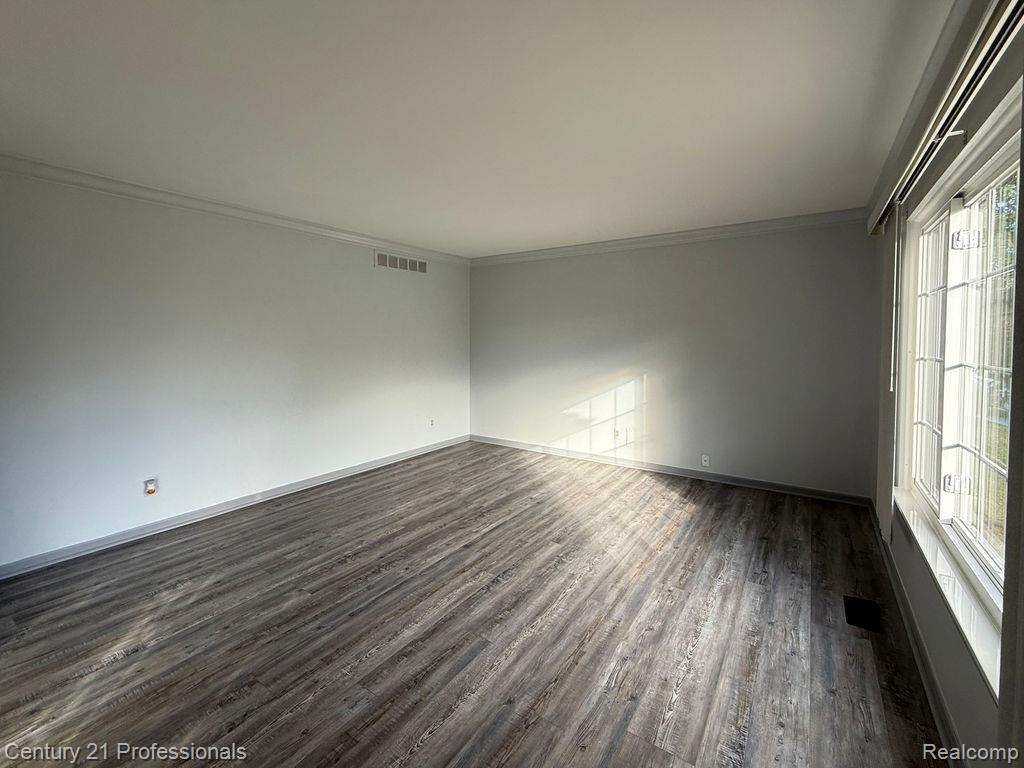 RochesterHills, Michigan, 48309, United States, 4 Bedrooms Bedrooms, ,3 BathroomsBathrooms,Residential,For Sale,1976232