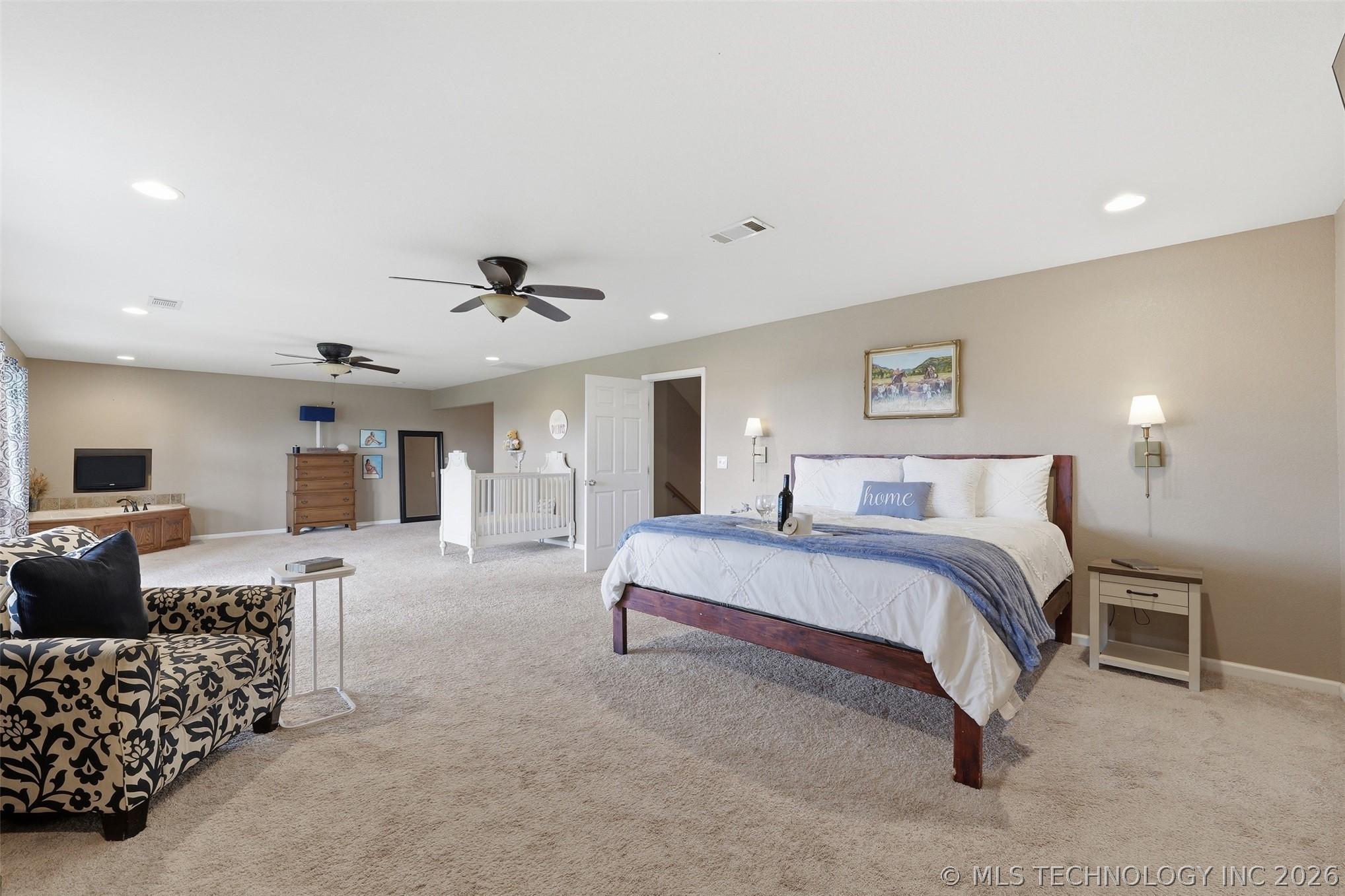 Muldrow, Oklahoma, 74948, United States, 5 Bedrooms Bedrooms, ,3 BathroomsBathrooms,Residential,For Sale,2040706