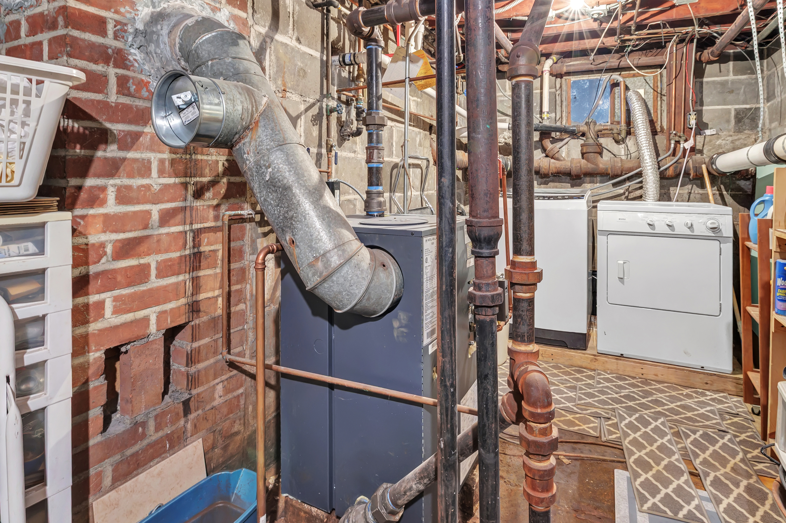 Stratford, Connecticut, 06614, United States, 4 Bedrooms Bedrooms, ,4 BathroomsBathrooms,Residential,For Sale,1996522