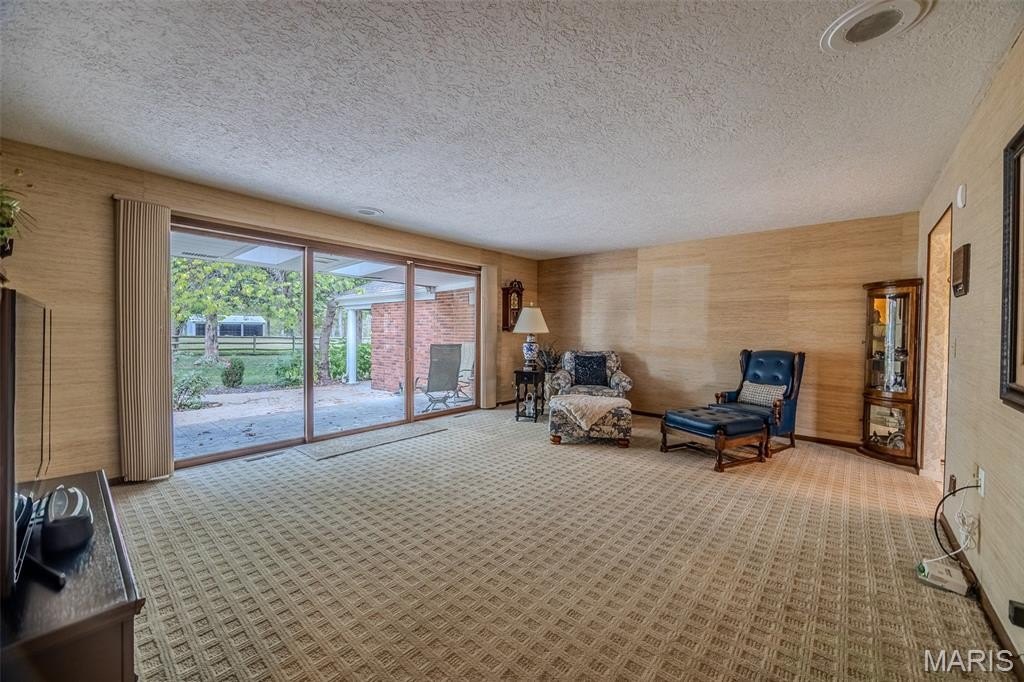 Lebanon, Missouri, 65536, United States, 5 Bedrooms Bedrooms, ,5 BathroomsBathrooms,Residential,For Sale,1973861