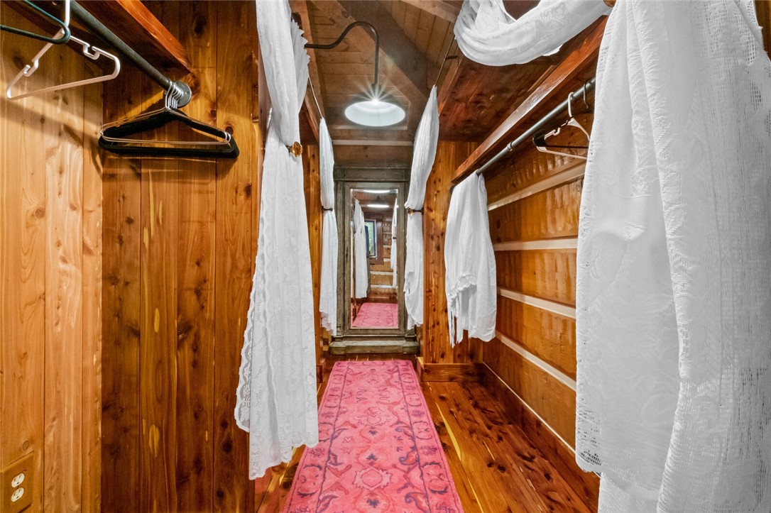 Eureka Springs, Arkansas, 72631, United States, 7 Bedrooms Bedrooms, ,7 BathroomsBathrooms,Residential,For Sale,1837510