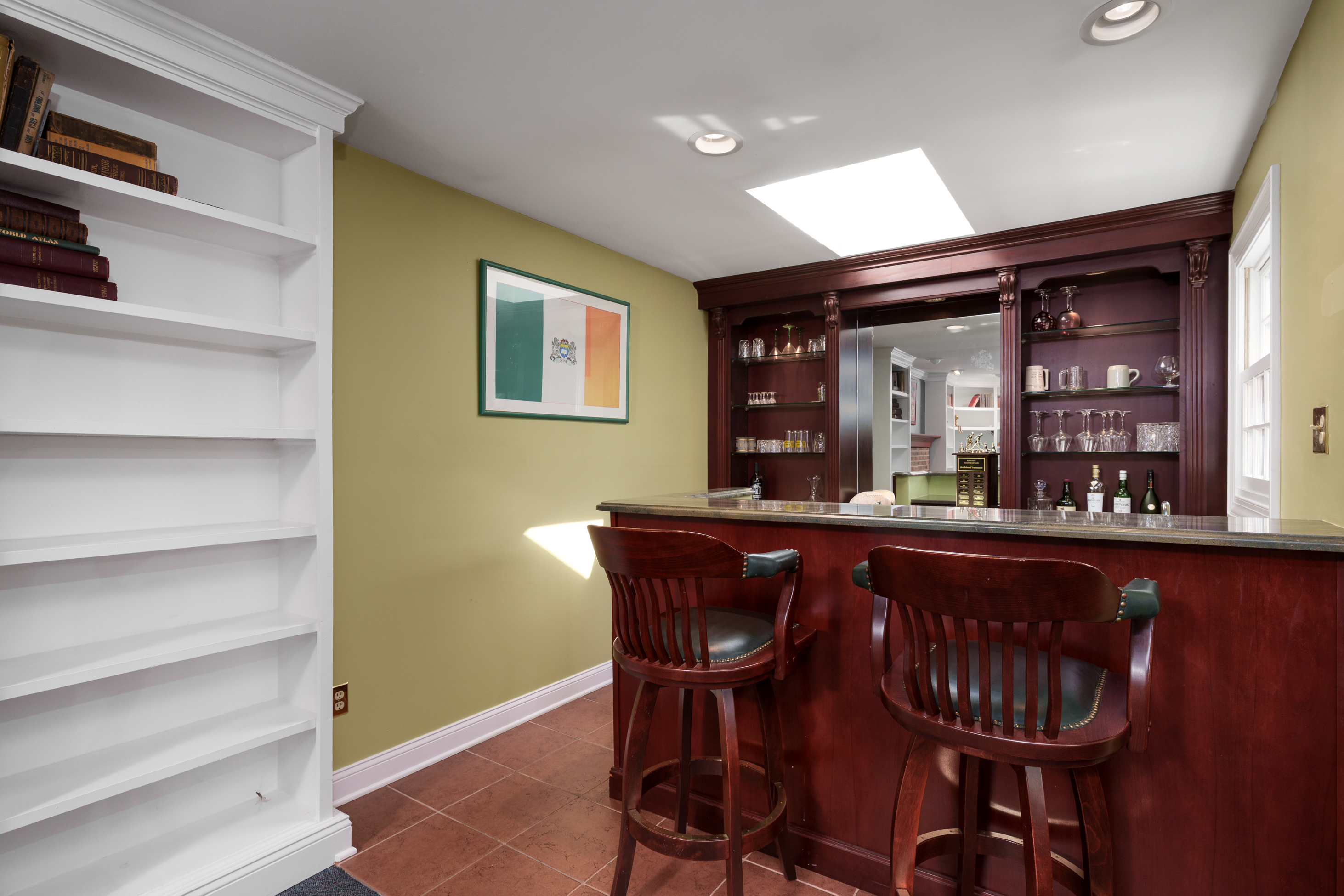  Kingsbrook Cul-de-Sac Home With 5 Bedrooms and a Finished Basement - 物件實景