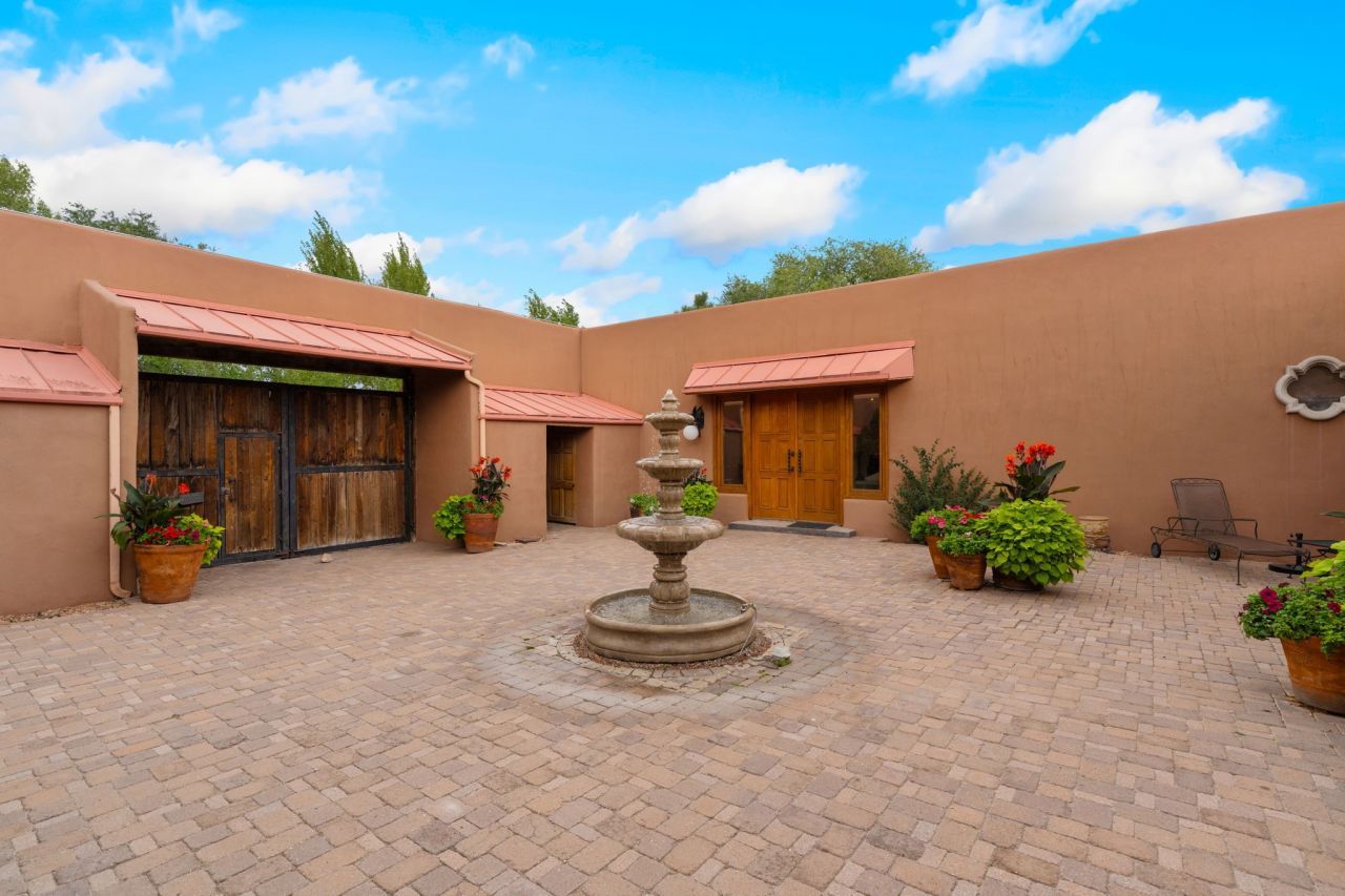 Santa Fe, New Mexico, 87501, United States, ,1 BathroomBathrooms,Residential,For Sale,1926126