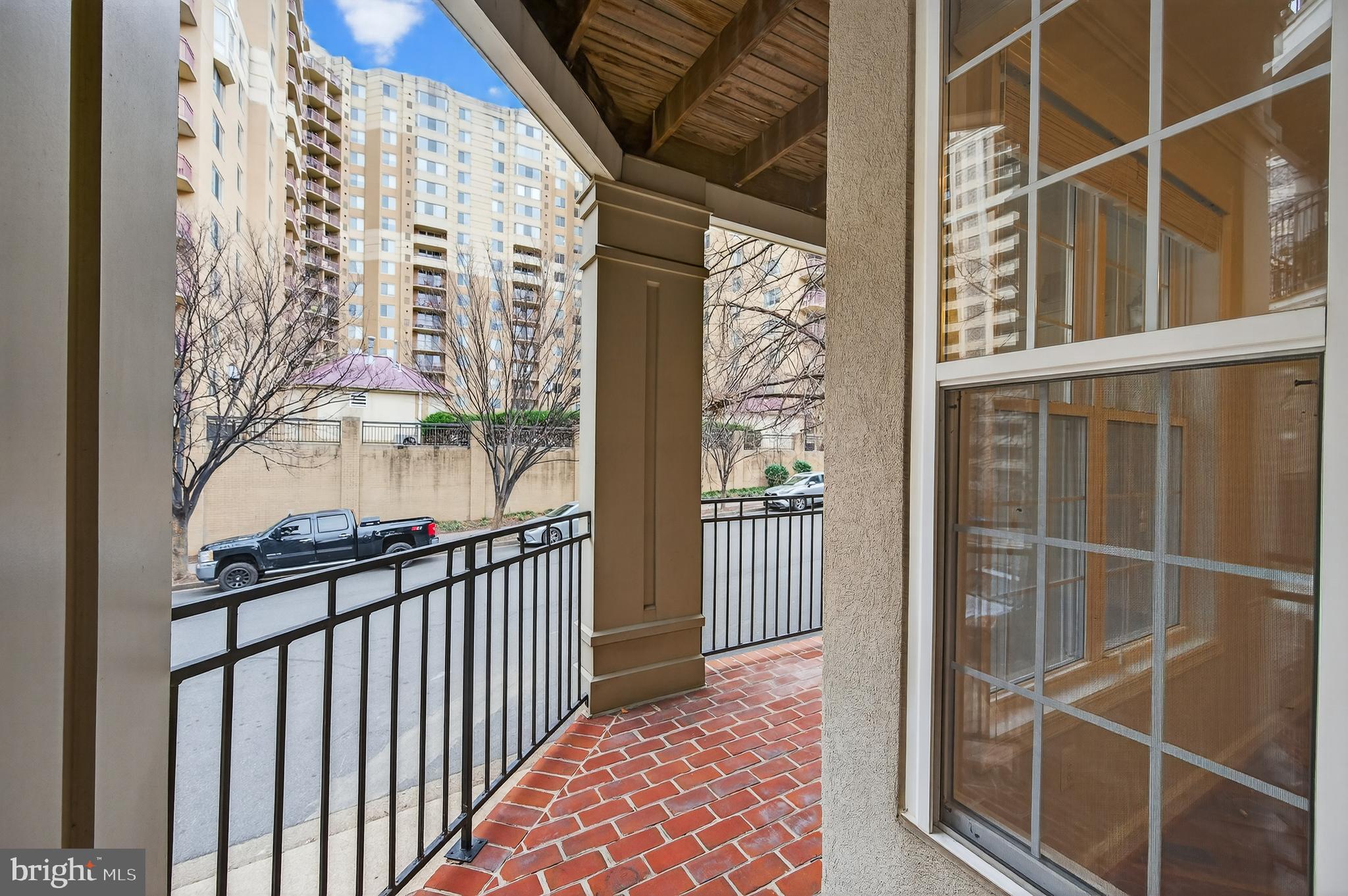 Arlington, Virginia, 22201, United States, 2 Bedrooms Bedrooms, ,2 BathroomsBathrooms,Residential,For Sale,2008587