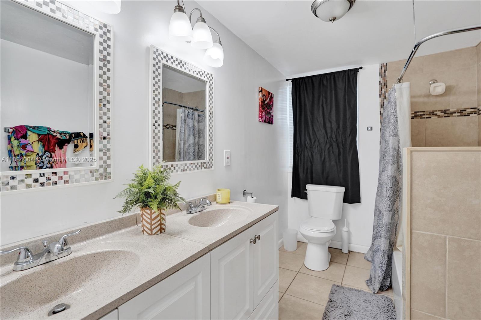 Hollywood, Florida, 33024, United States, 4 Bedrooms Bedrooms, ,3 BathroomsBathrooms,Residential,For Sale,1958932