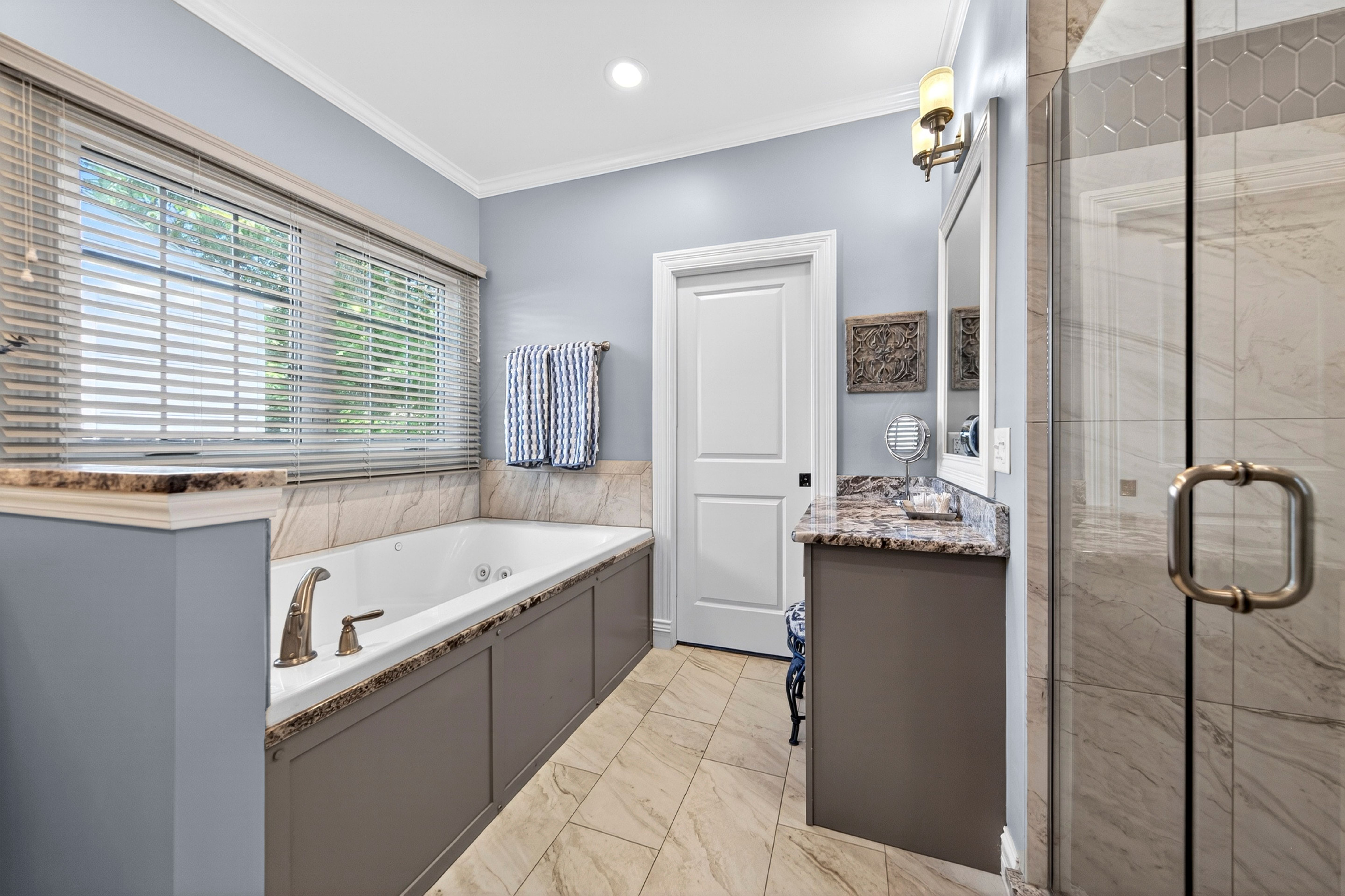  Exceptional 5-Year-Old Custom Home in Desirable Kirkwood Neighborhood - 物件實景