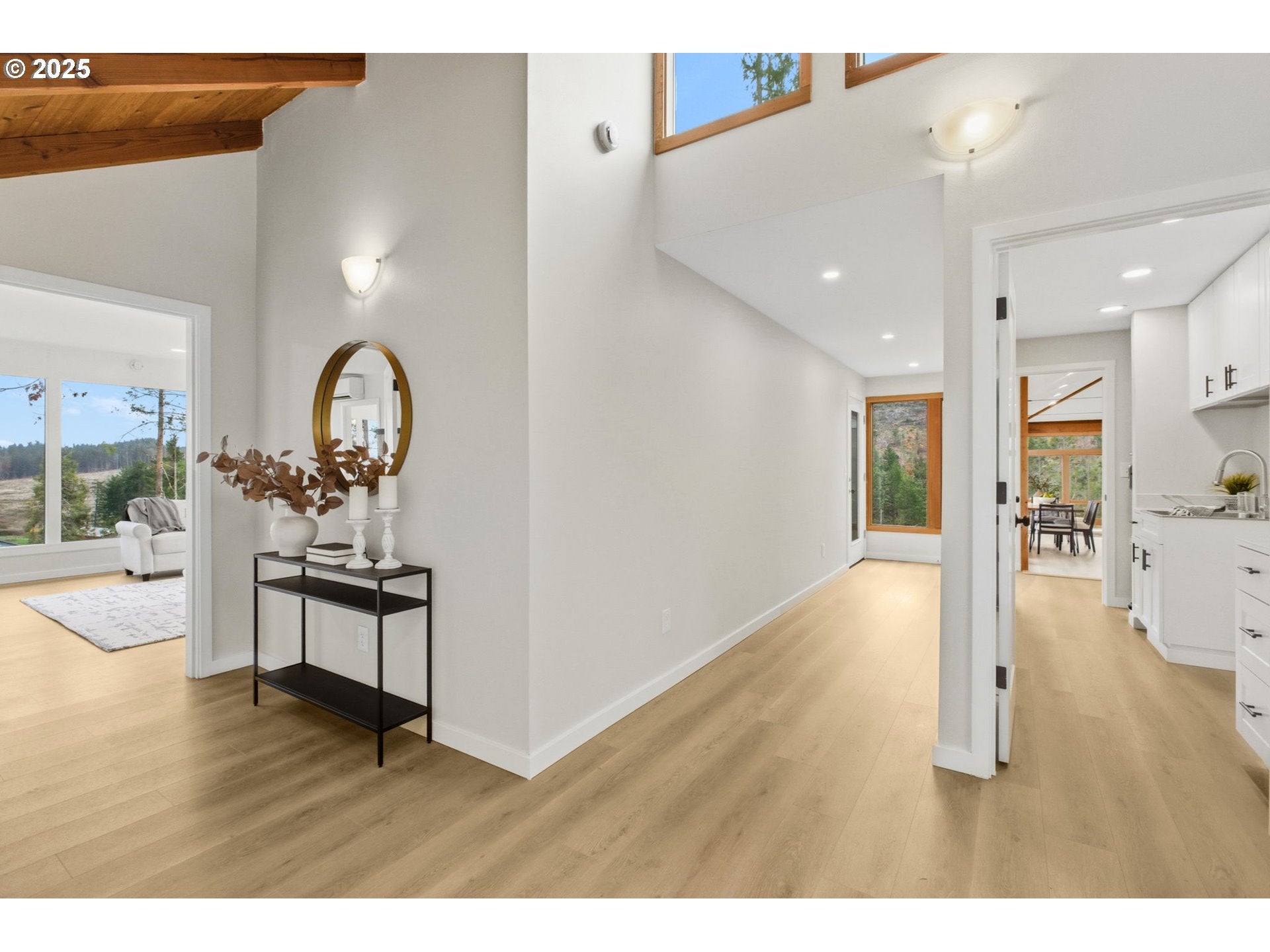 PleasantHill, Oregon, 97455, United States, 5 Bedrooms Bedrooms, ,3 BathroomsBathrooms,Residential,For Sale,1994708