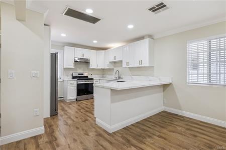 Los Angeles, California, 90016, United States, ,Residential,For Sale,1895088