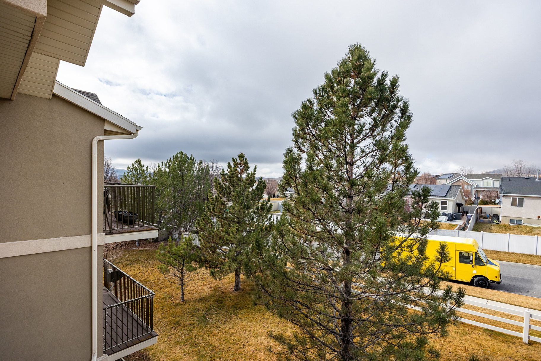  Quiet 3-Bed Condo Near Schools & Parks - 物件實景