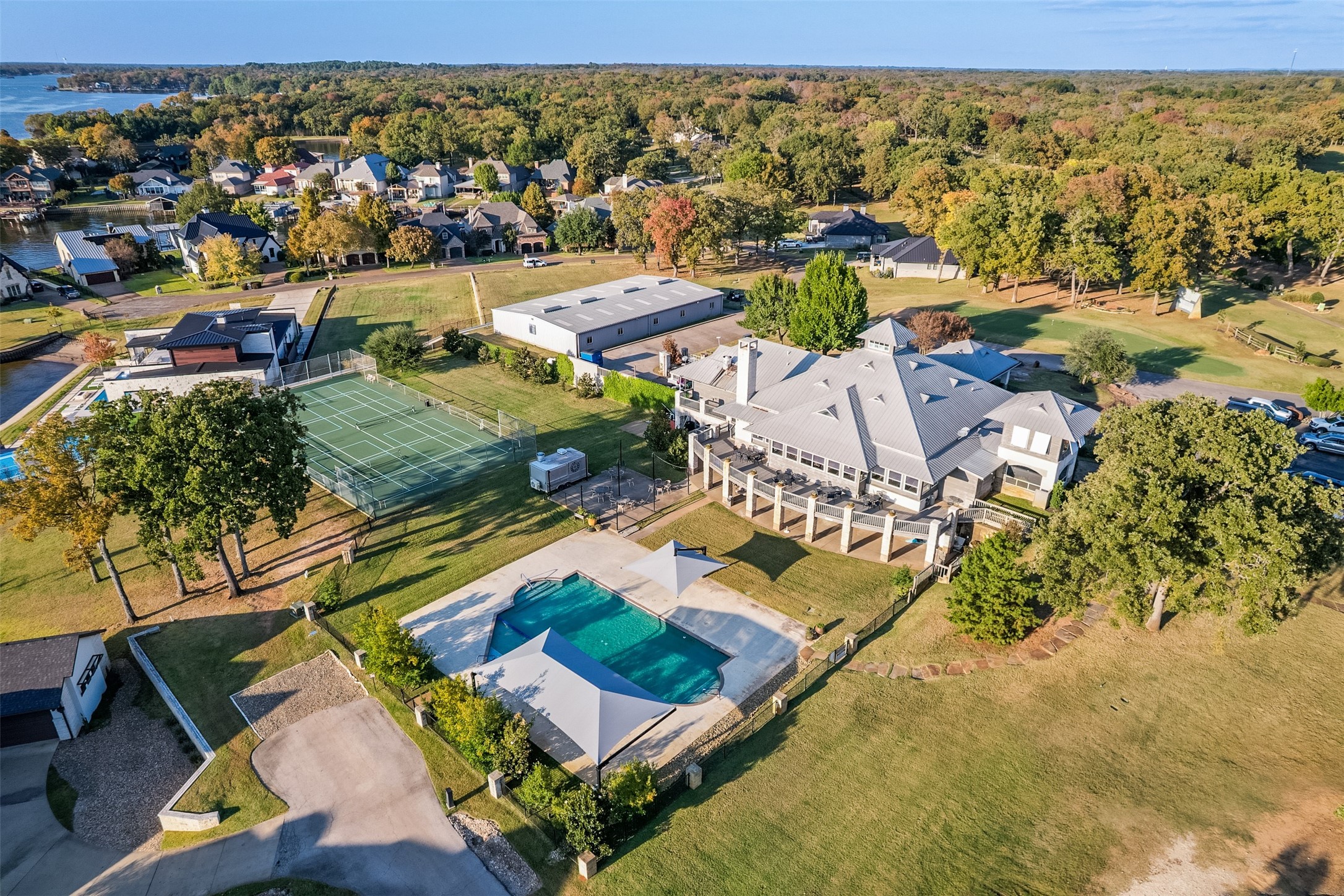 Mabank, Texas, 75156, United States, 3 Bedrooms Bedrooms, ,3 BathroomsBathrooms,Residential,For Sale,1990997