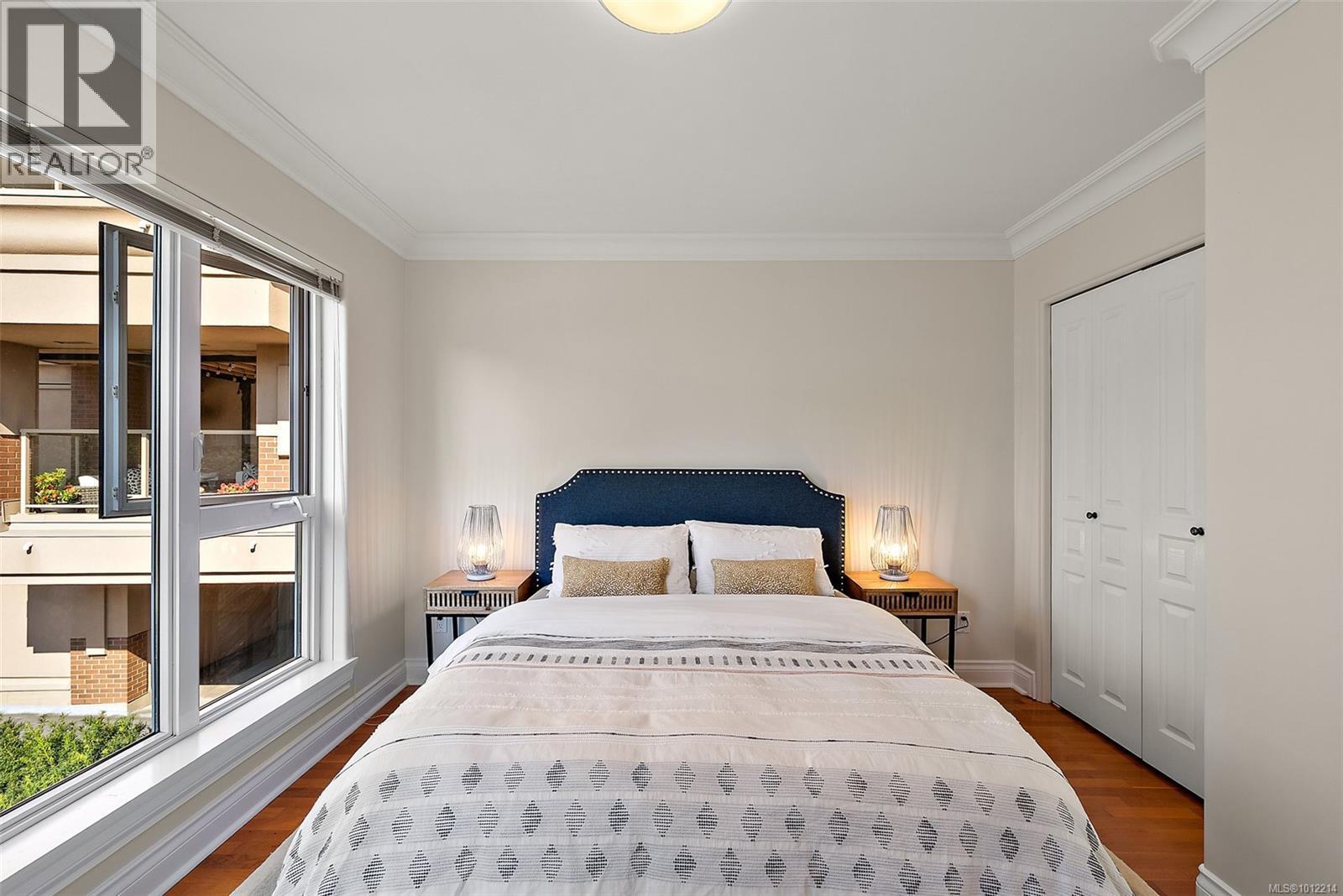 VICTORIA, British Columbia, V9A 7M5, CA, 4 Bedrooms Bedrooms, ,4 BathroomsBathrooms,Residential,For Sale,1947216