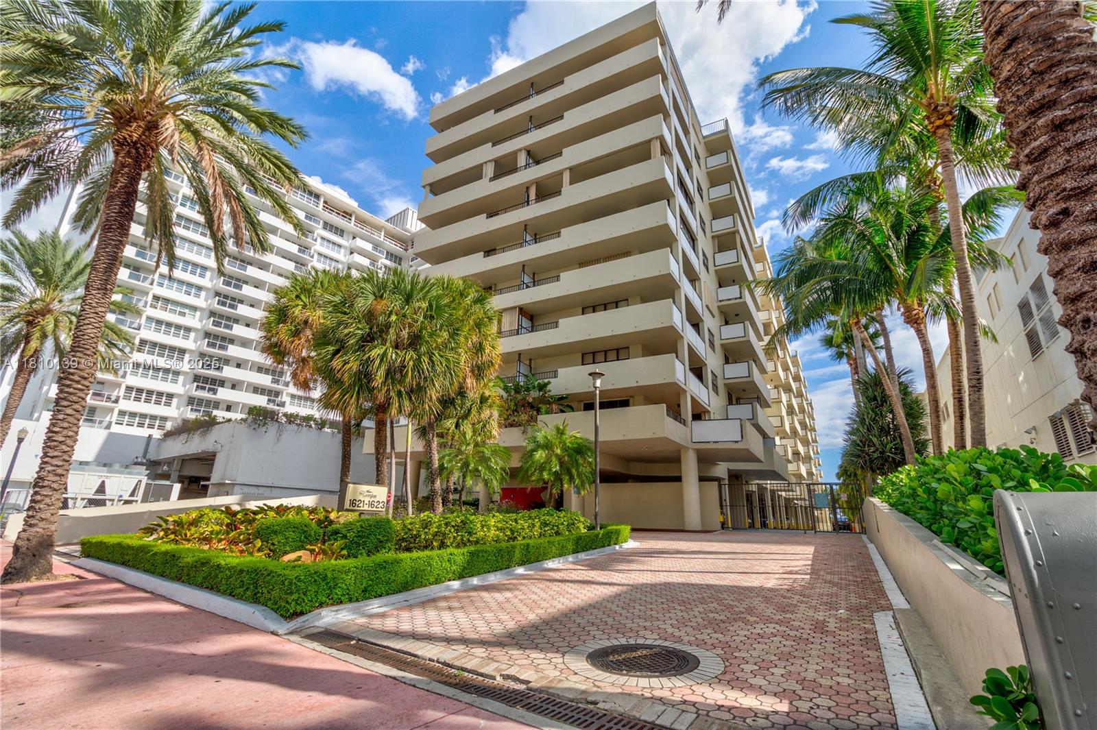 Miami Beach, Florida, 33139, United States, 2 Bedrooms Bedrooms, ,2 BathroomsBathrooms,Residential,For Sale,1850105