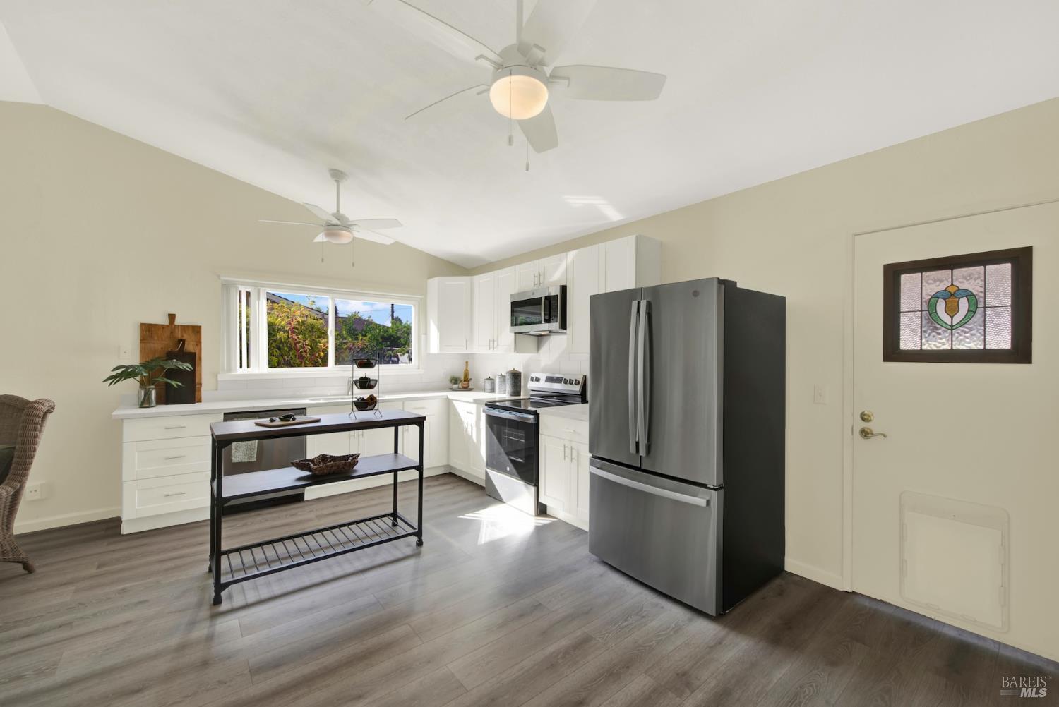 Napa, California, 94558, United States, 3 Bedrooms Bedrooms, ,2 BathroomsBathrooms,Residential,For Sale,1939926