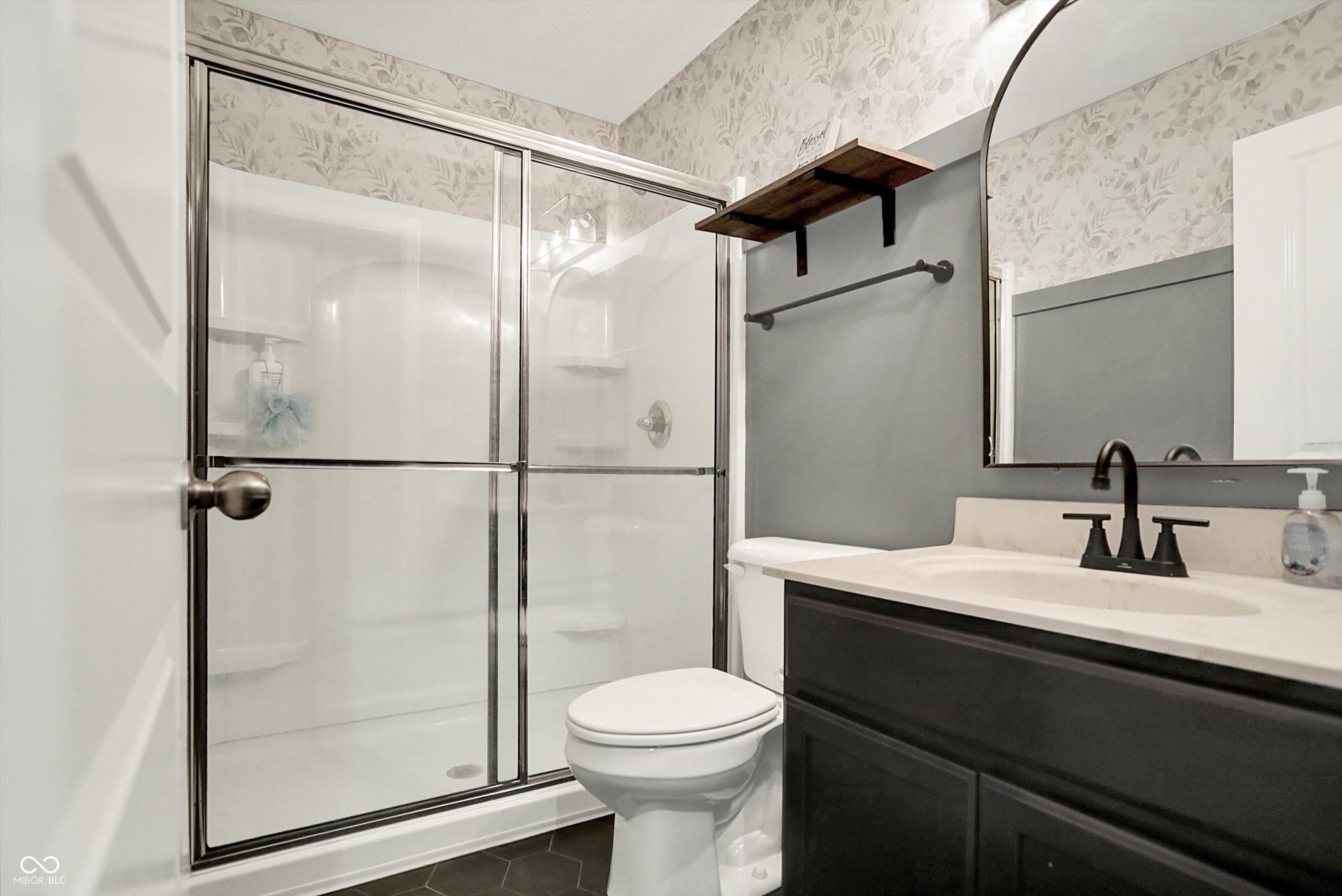 Franklin, Indiana, 46131, United States, 6 Bedrooms Bedrooms, ,4 BathroomsBathrooms,Residential,For Sale,1978604