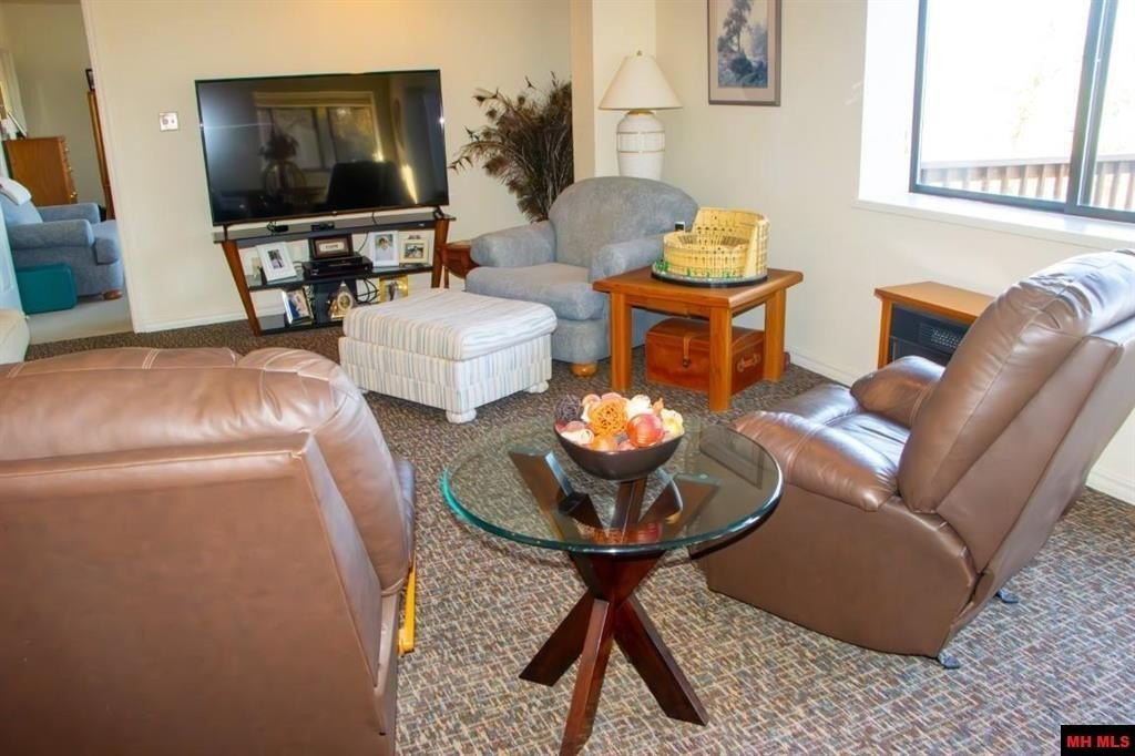 Mountain Home, Arkansas, 72653, United States, 1 Bedroom Bedrooms, ,1 BathroomBathrooms,Residential,For Sale,1974549