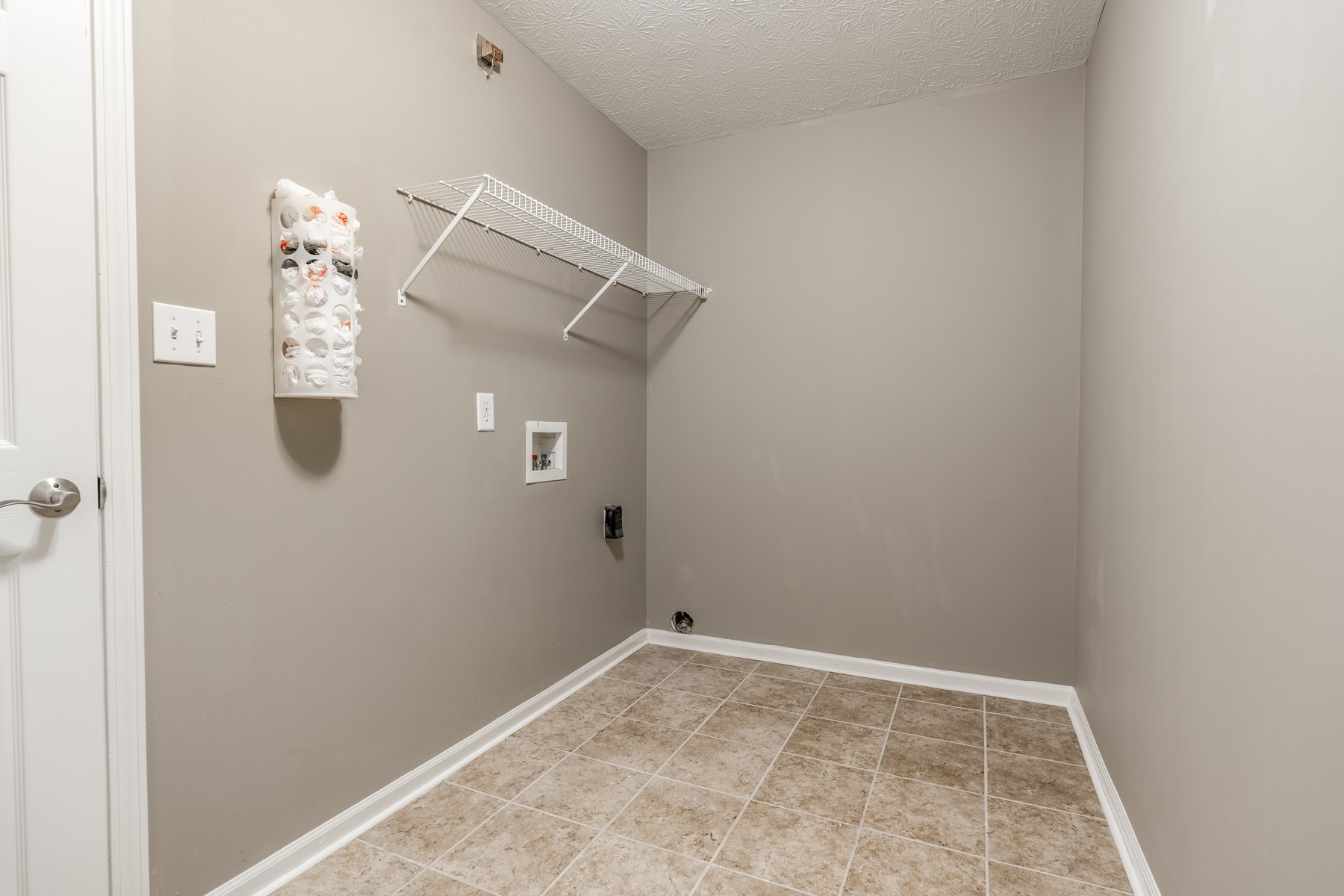  Beautifully Remodeled Geist-Area 4 Bedroom Home - 物件實景
