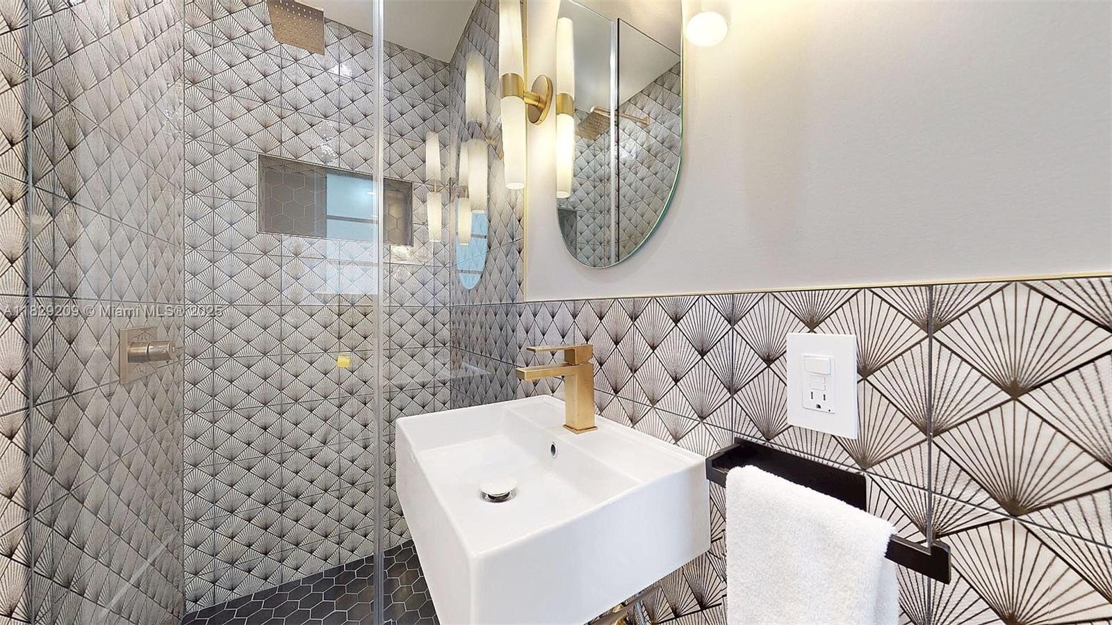 Coral Gables, Florida, 33134, United States, 4 Bedrooms Bedrooms, ,3 BathroomsBathrooms,Residential,For Sale,1976350