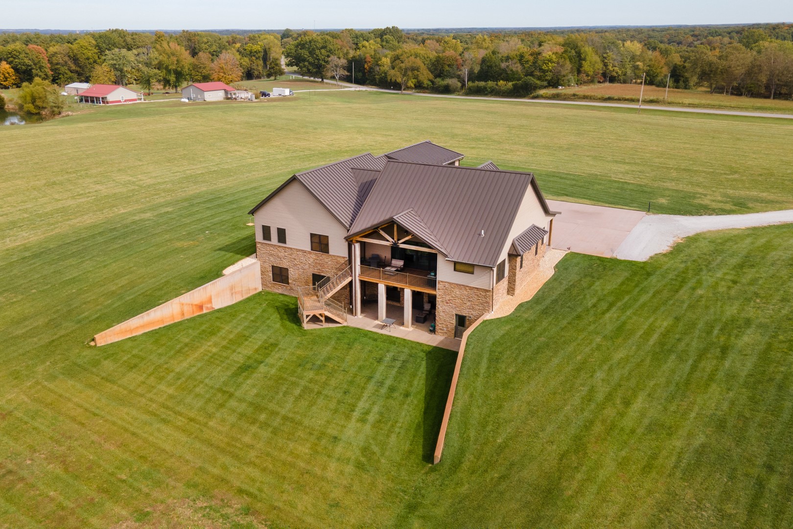 Carbondale, Illinois, 62902, United States, 3 Bedrooms Bedrooms, ,8 BathroomsBathrooms,Residential,For Sale,1986074