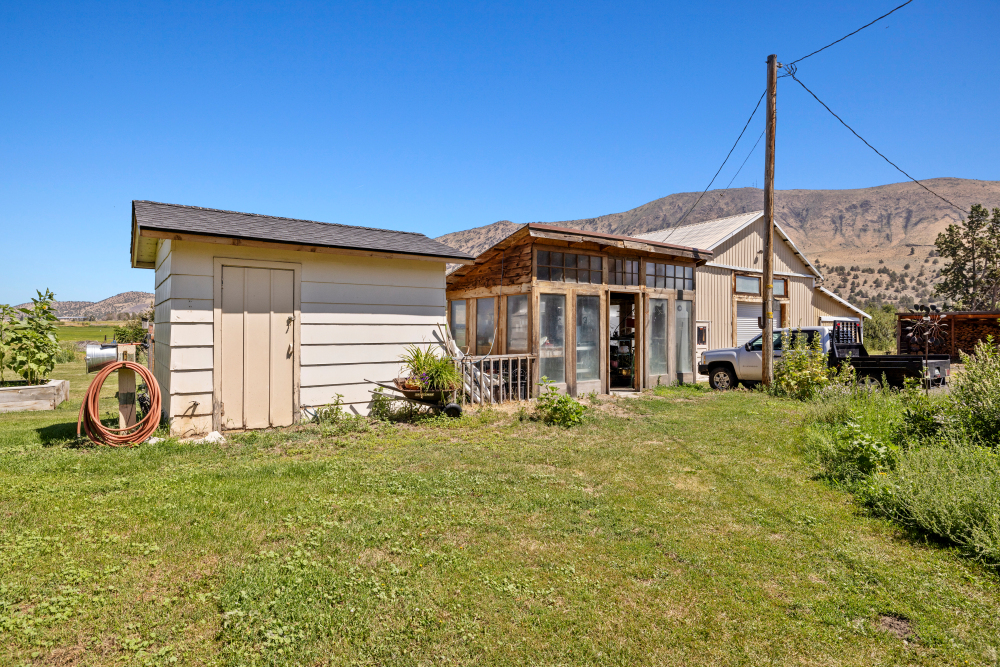 KLAMATH FALLS, Oregon, 97603, United States, 3 Bedrooms Bedrooms, ,2 BathroomsBathrooms,Residential,For Sale,1984285