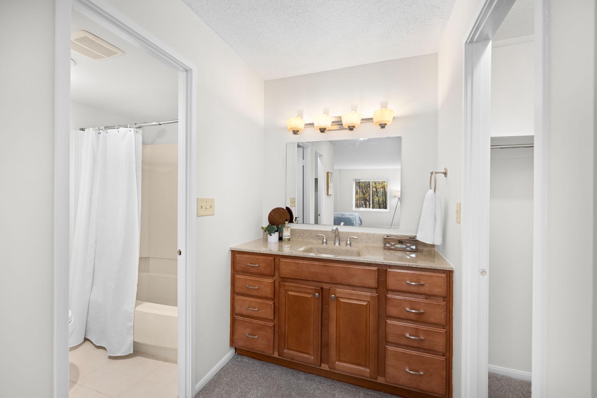  8370 Greensboro Drive, Mclean, VA, 22102 - 物件實景