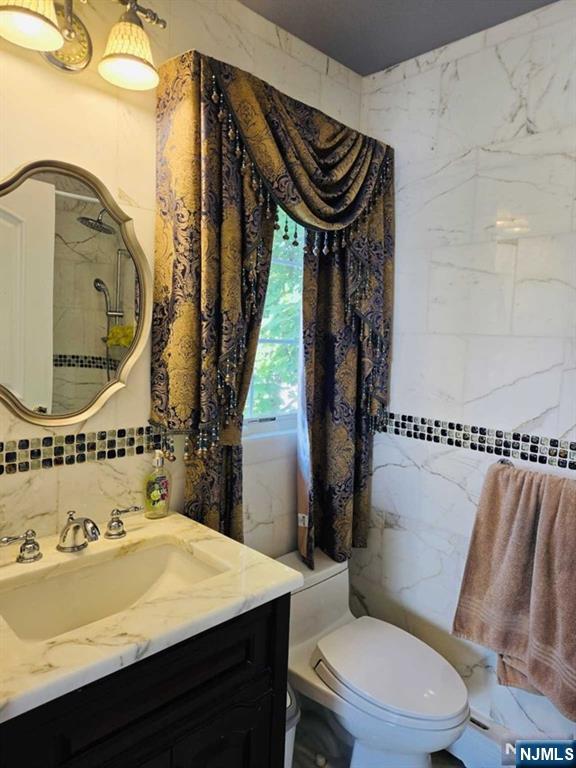 Paramus, New Jersey, 07652, United States, 7 Bedrooms Bedrooms, ,7 BathroomsBathrooms,Residential,For Sale,1905752