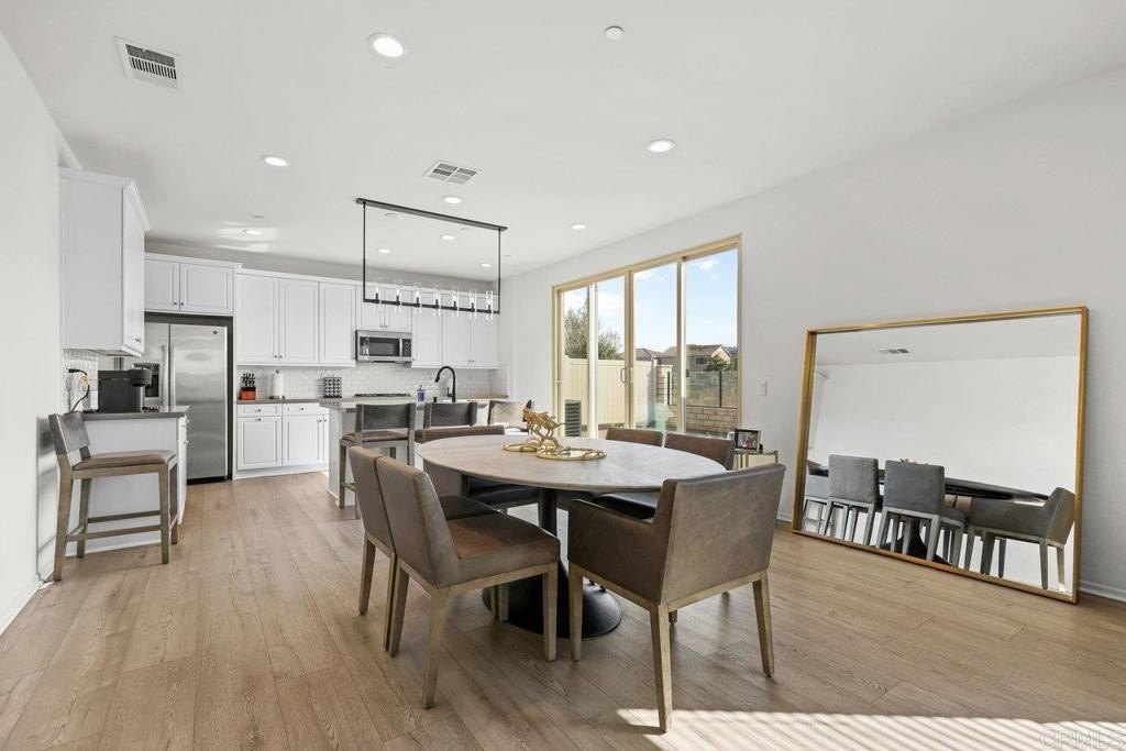 Valley Center, California, 92082, United States, 5 Bedrooms Bedrooms, ,4 BathroomsBathrooms,Residential,For Sale,1950839