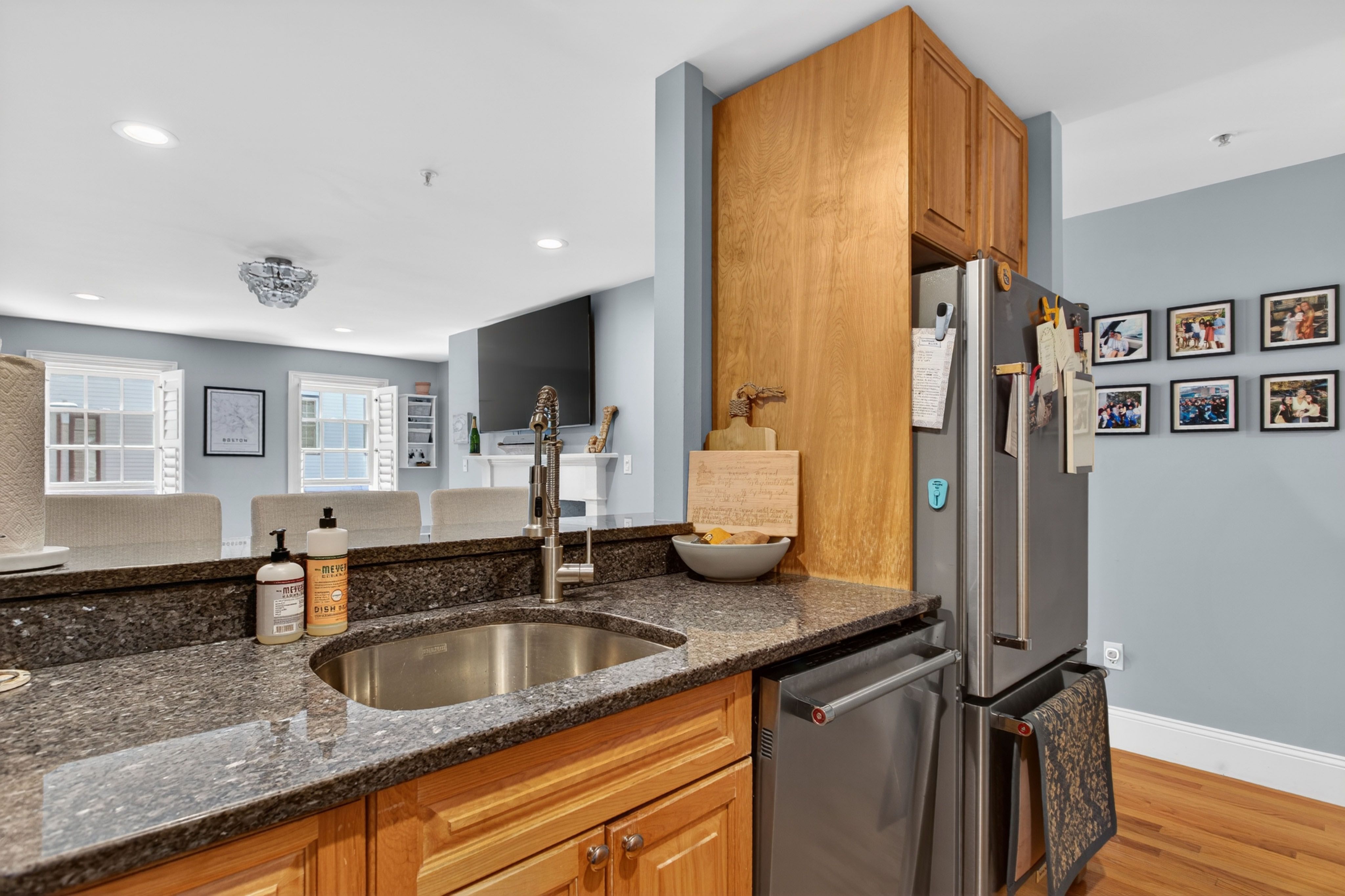  57 Bartlett Street, Boston, MA, 02129 - 物件實景