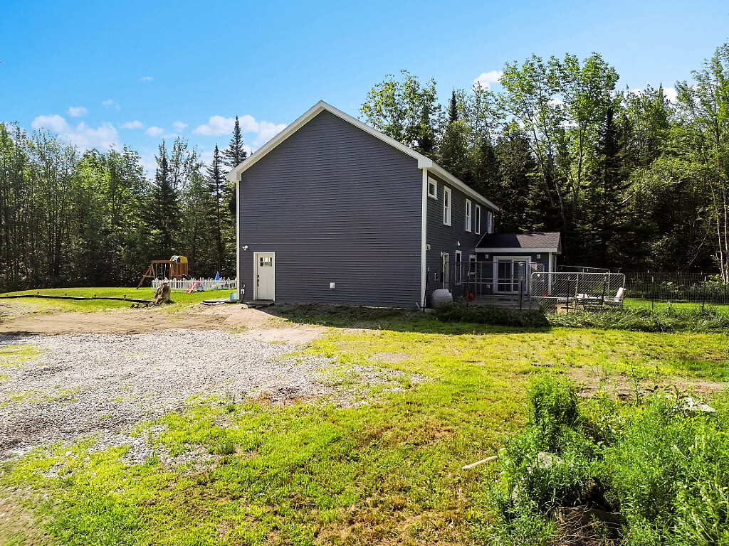Madison, Maine, 04950, United States, 3 Bedrooms Bedrooms, ,3 BathroomsBathrooms,Residential,For Sale,1898697