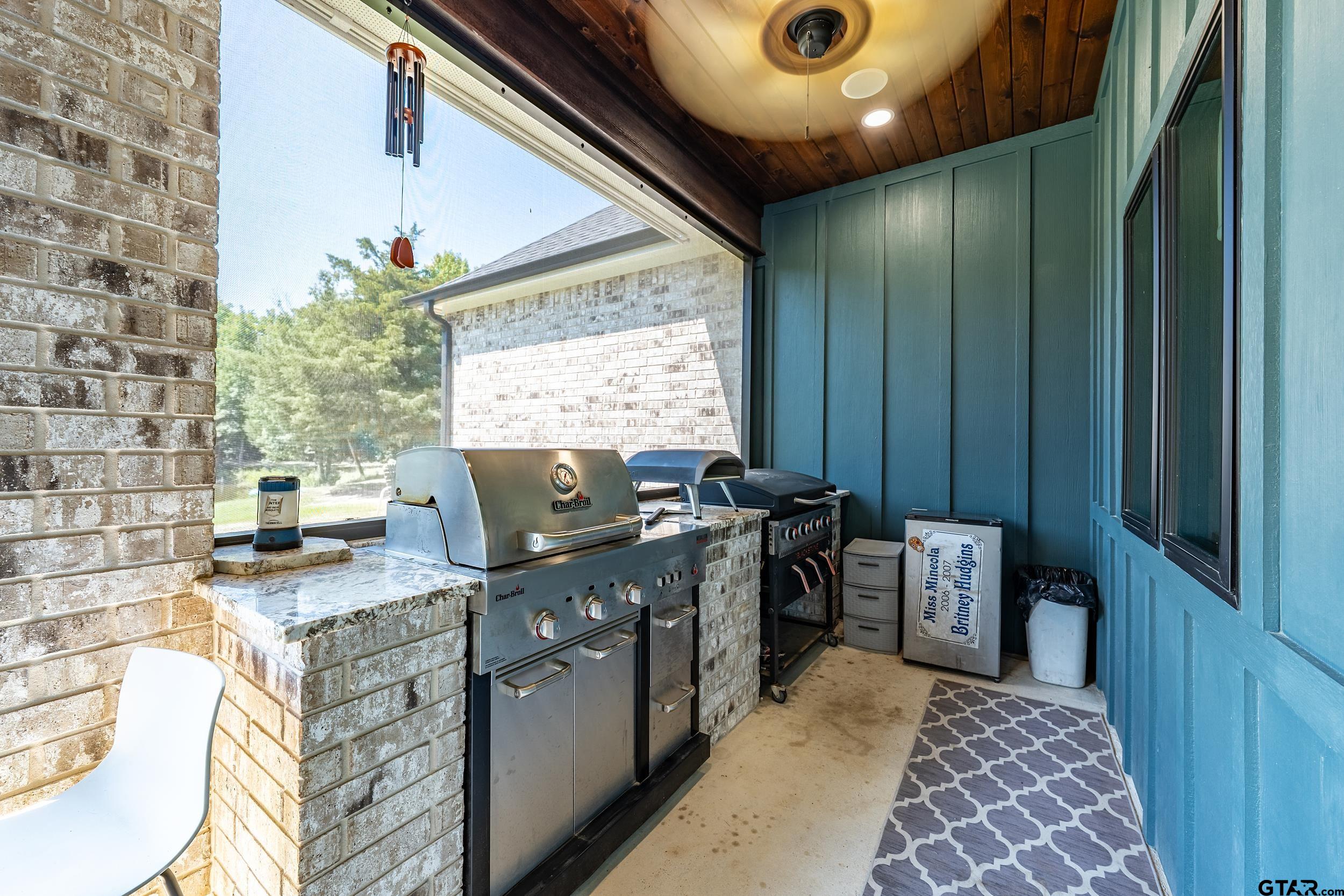 Mineola, Texas, 75773, United States, 3 Bedrooms Bedrooms, ,3 BathroomsBathrooms,Residential,For Sale,1951277