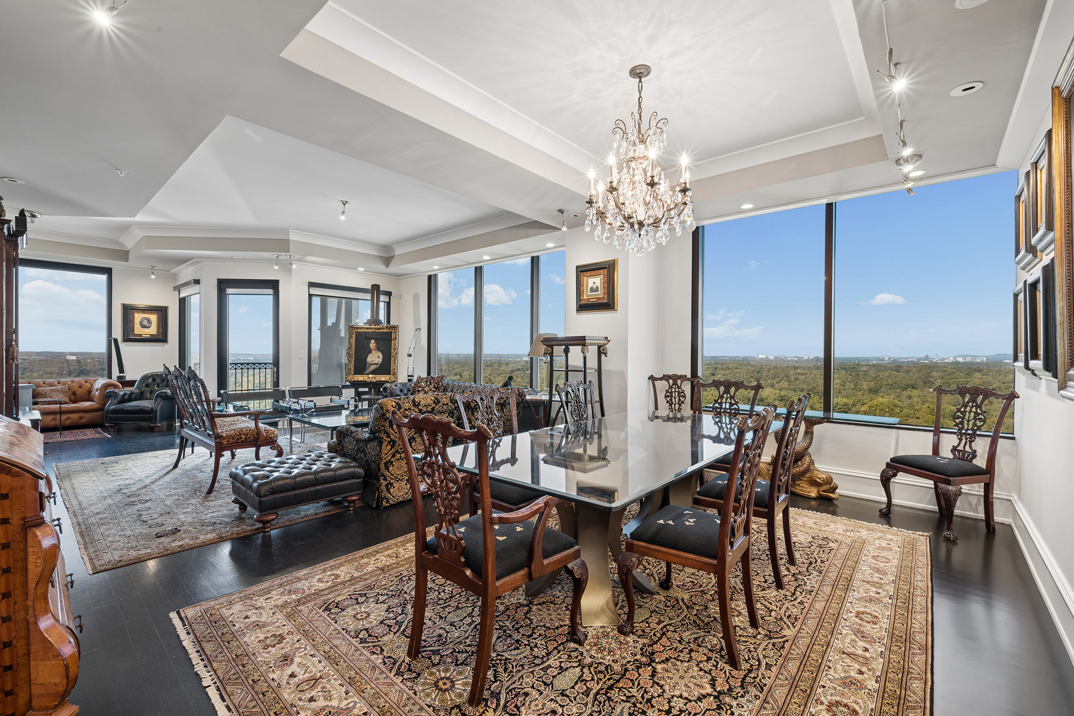  Exceptional Space, Skyline Views, and an Unbeatable Buckhead Location - 物件實景