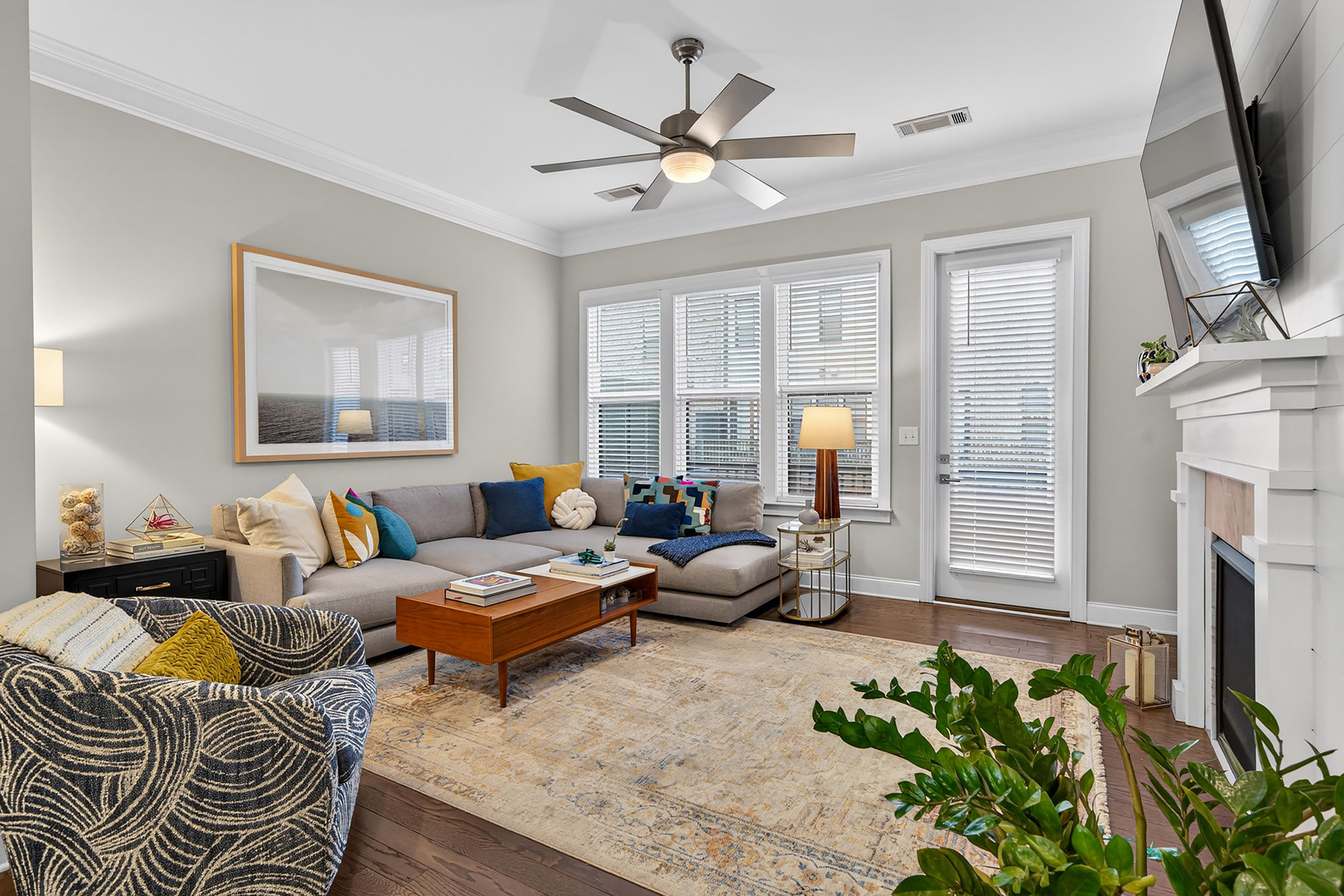  Stunning Three Bedroom Townhome in Convenient Boutique Community - 物件實景