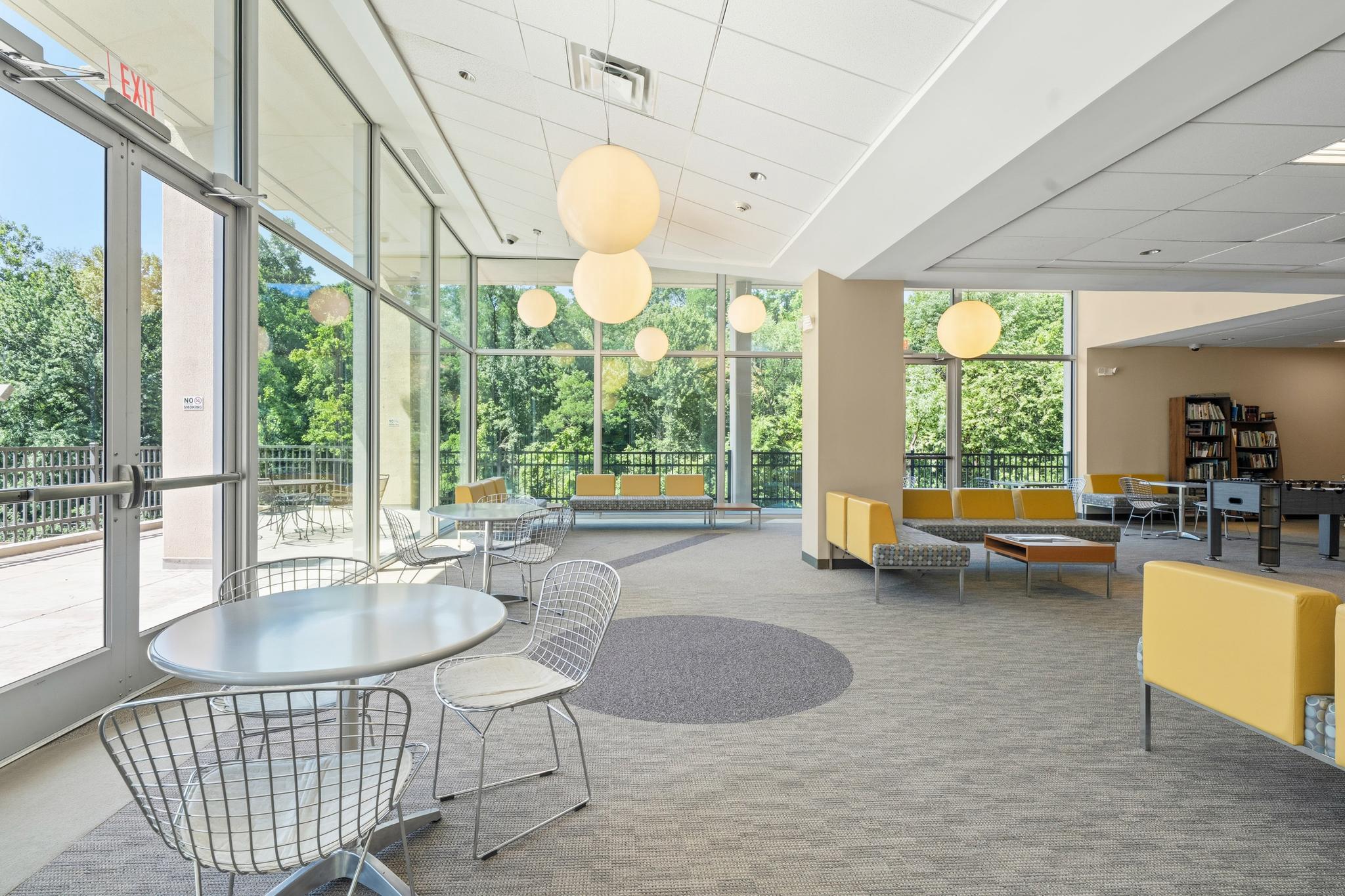  4600 S Four Mile Run Drive, Arlington, VA, 22204 - 物件實景