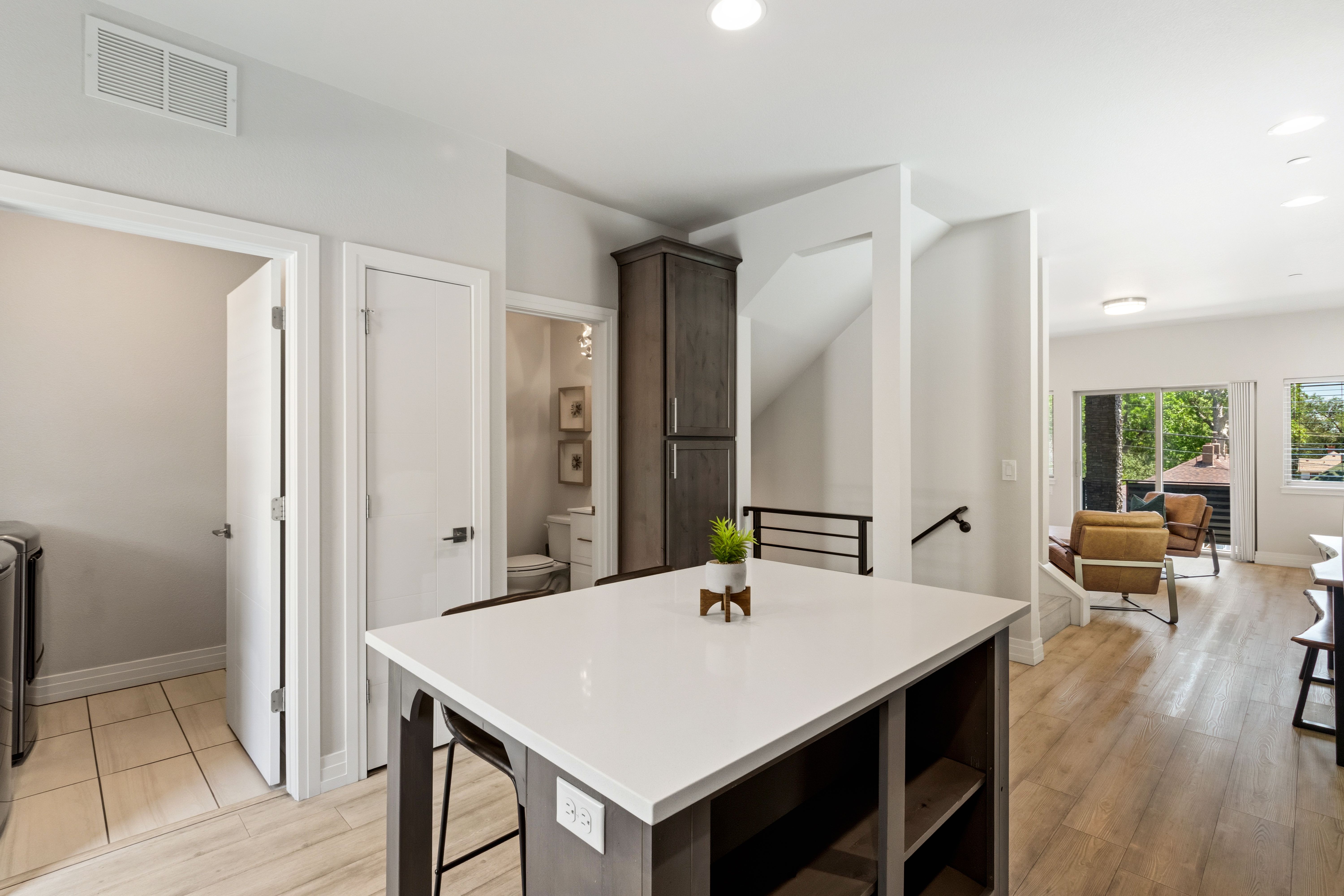  Furnished Modern Townhome - 物件實景
