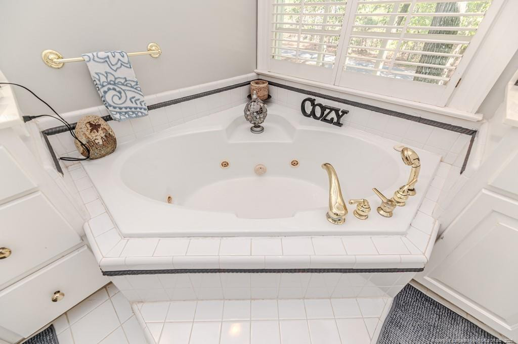 2648 Buckingham Drive, Sanford, North Carolina, 27330, United States, 3 Bedrooms Bedrooms, ,4 BathroomsBathrooms,Residential,For Sale,2648 Buckingham Drive,1675202