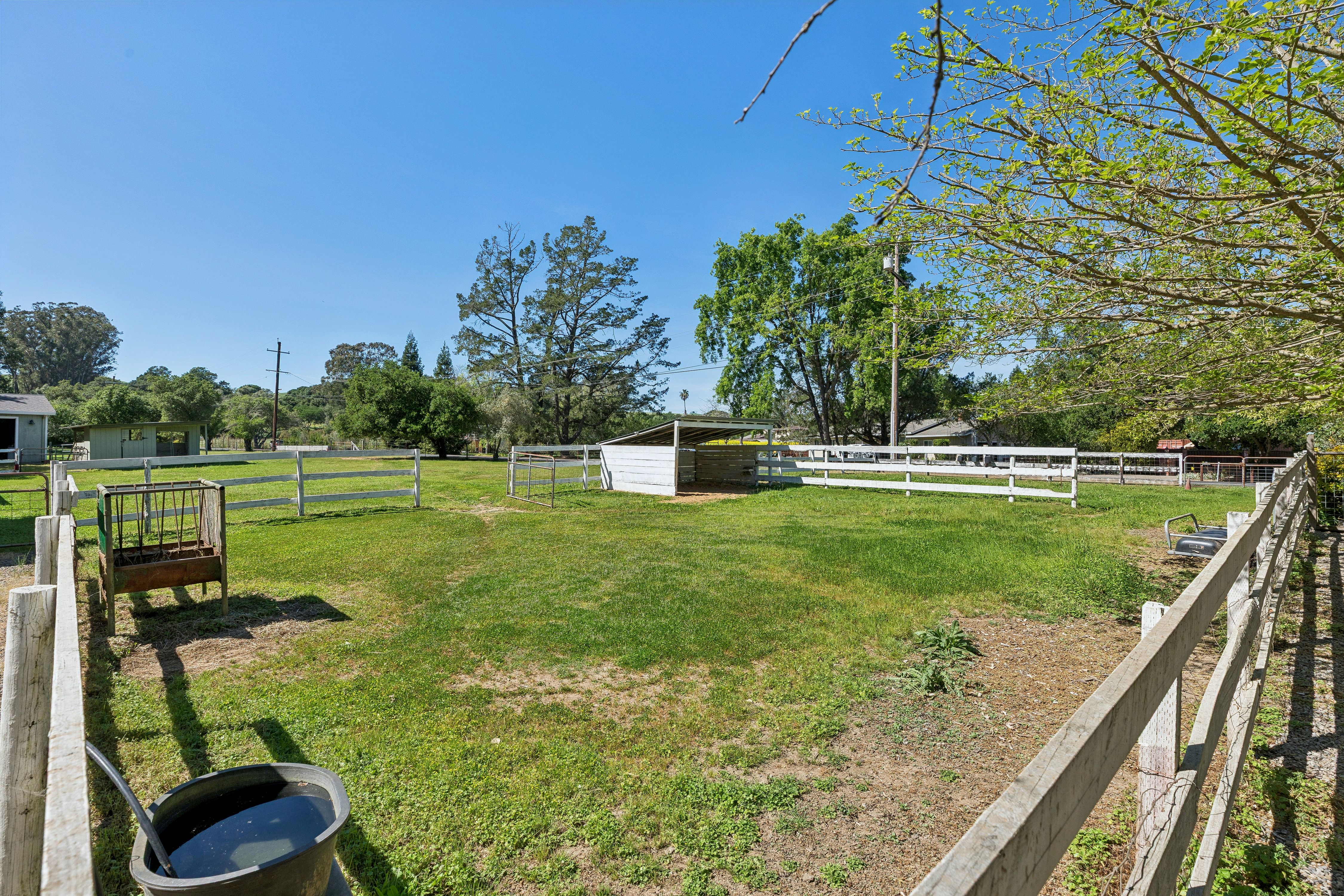  Charming Country Property - 物件實景