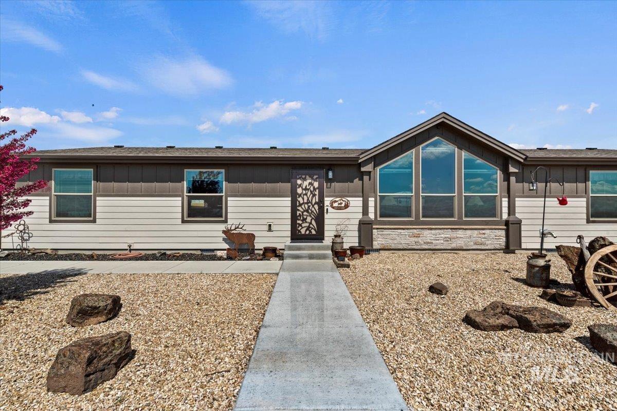 Boise, Idaho, 83716, United States, 4 Bedrooms Bedrooms, ,2 BathroomsBathrooms,Residential,For Sale,1990329