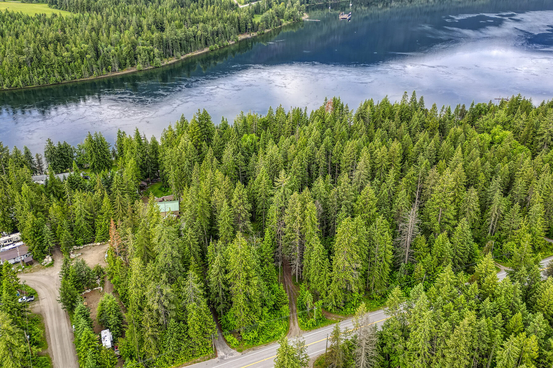  Kootenay Private Waterfront - 物件實景