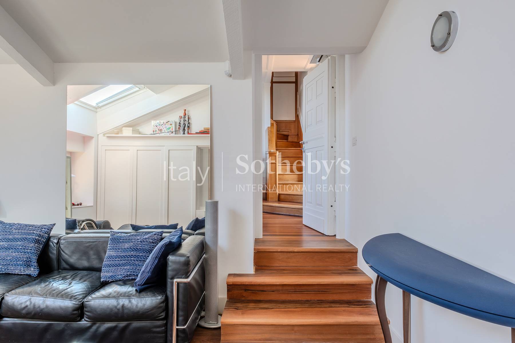  Elegant apartment with a terrace in a historic villa - 物件實景