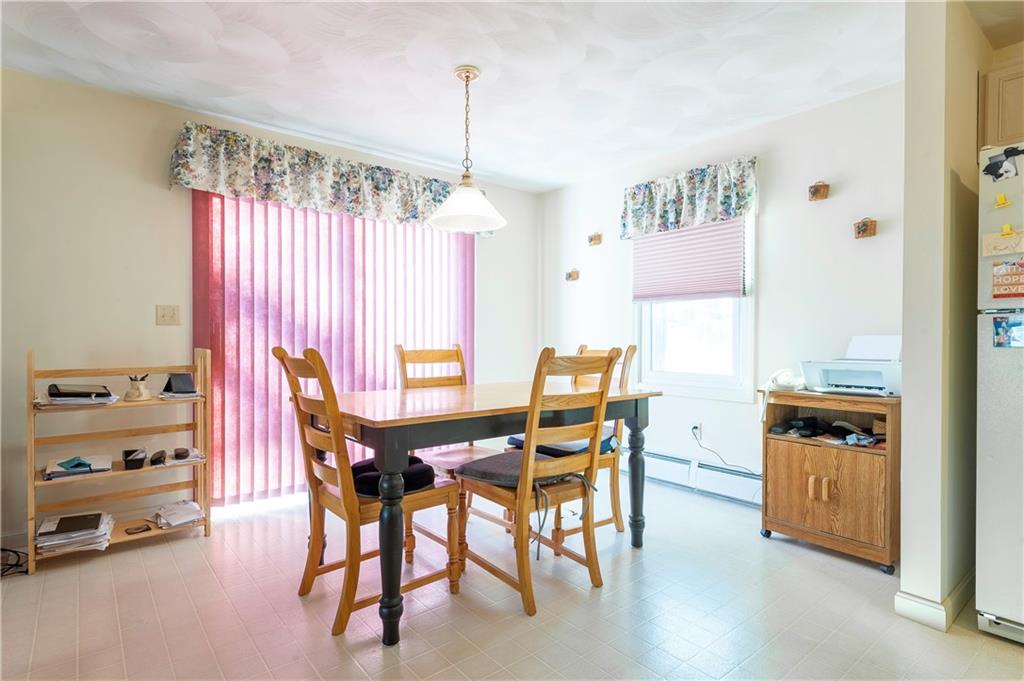 East Greenwich, Rhode Island, 02818, United States, 3 Bedrooms Bedrooms, ,2 BathroomsBathrooms,Residential,For Sale,2010043