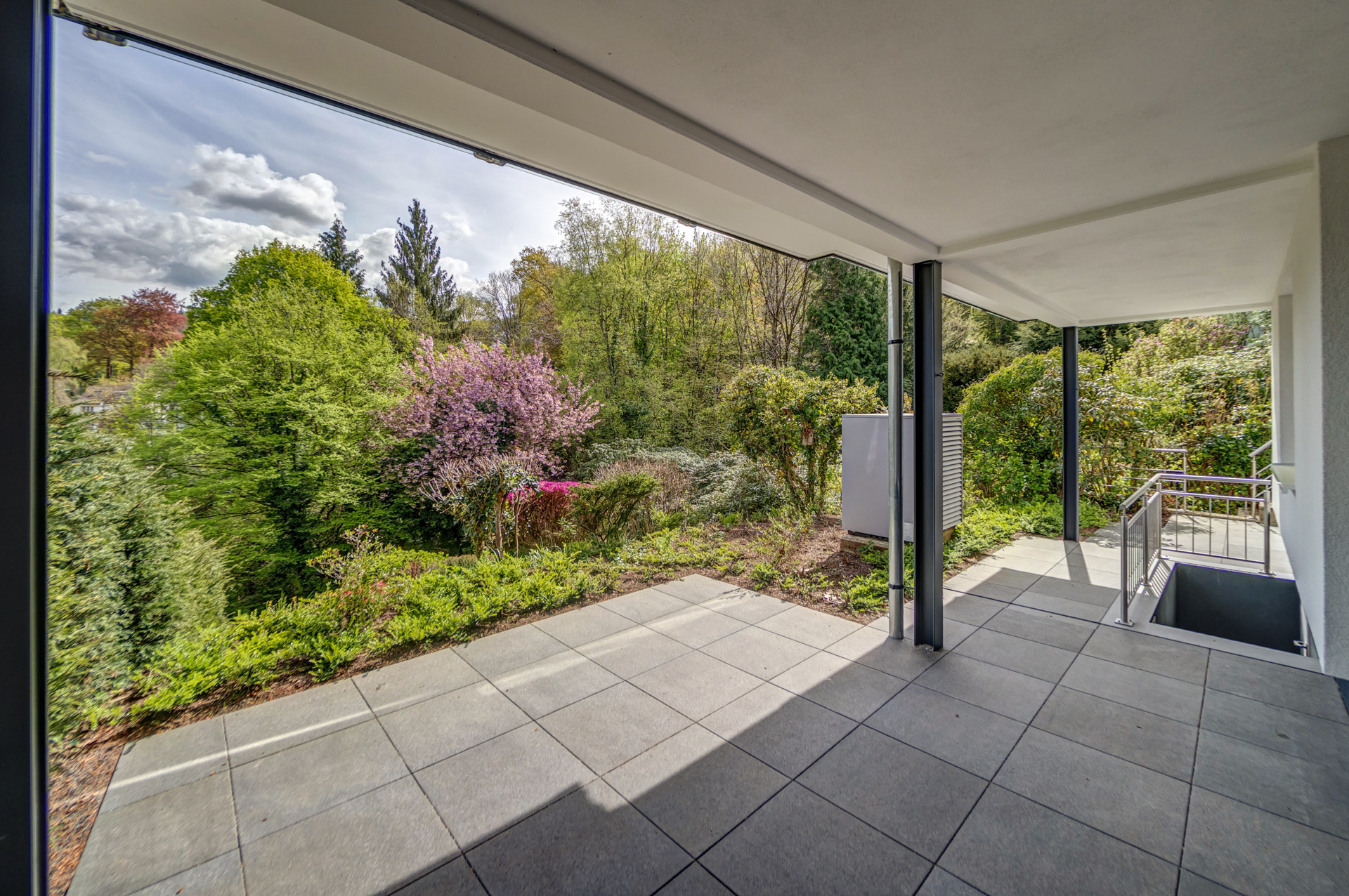  Stylishly renovated semi-detached house with unobstructable natural panorama - 物件實景