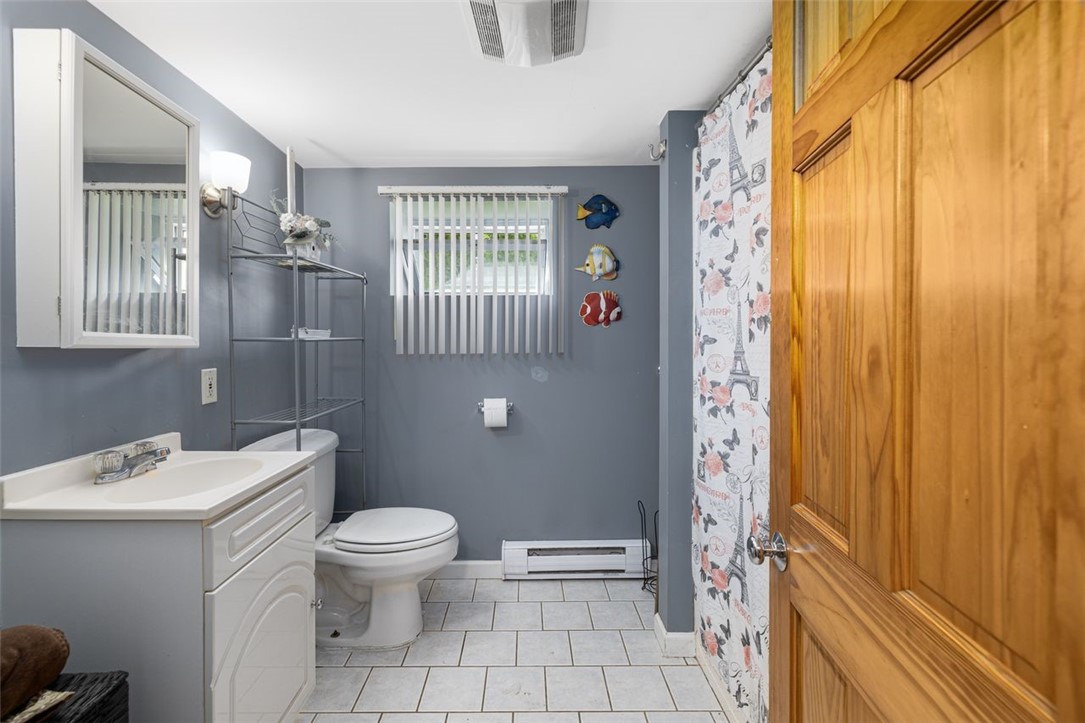 Cranston, Rhode Island, 02910, United States, 3 Bedrooms Bedrooms, ,3 BathroomsBathrooms,Residential,For Sale,1969292