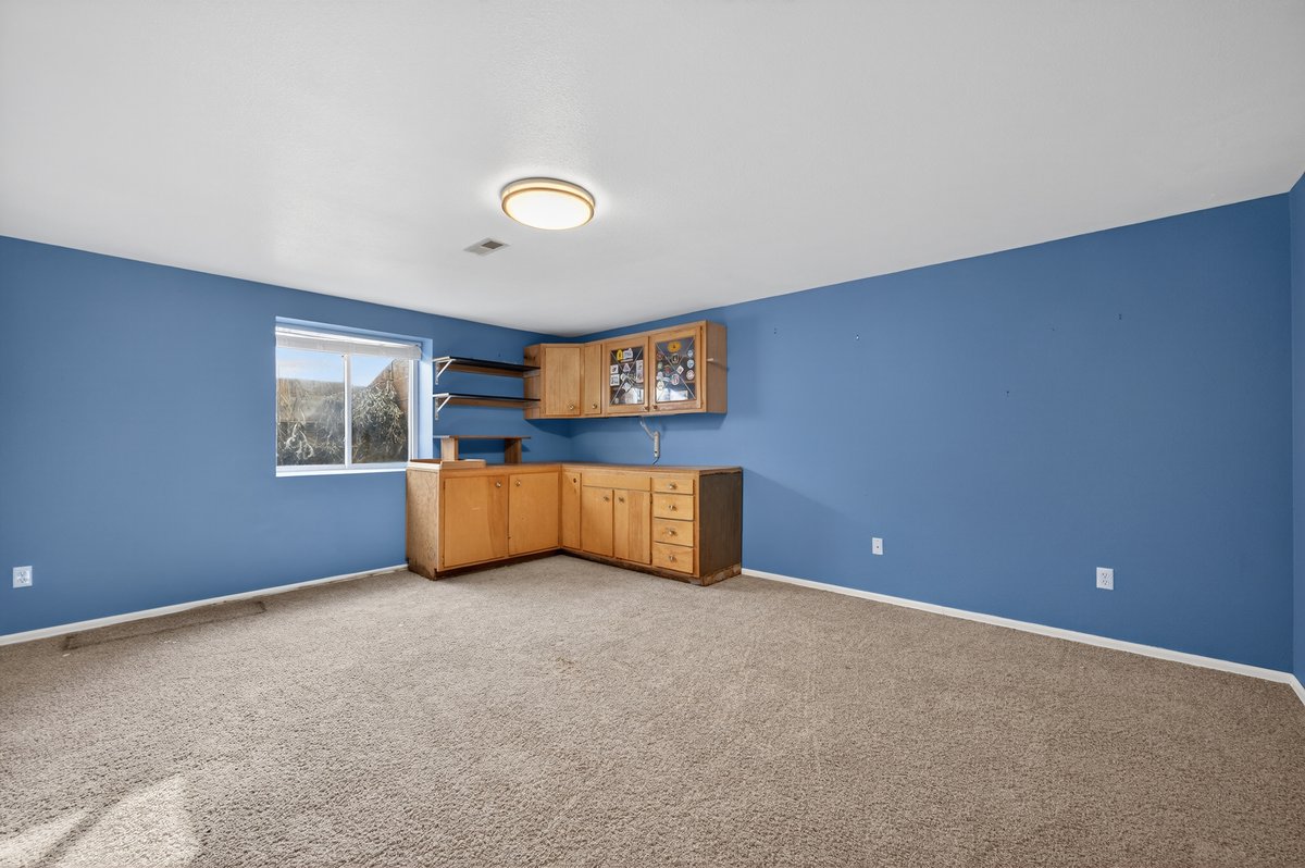 Cheyenne, Wyoming, 82009, United States, 5 Bedrooms Bedrooms, ,2 BathroomsBathrooms,Residential,For Sale,2016553