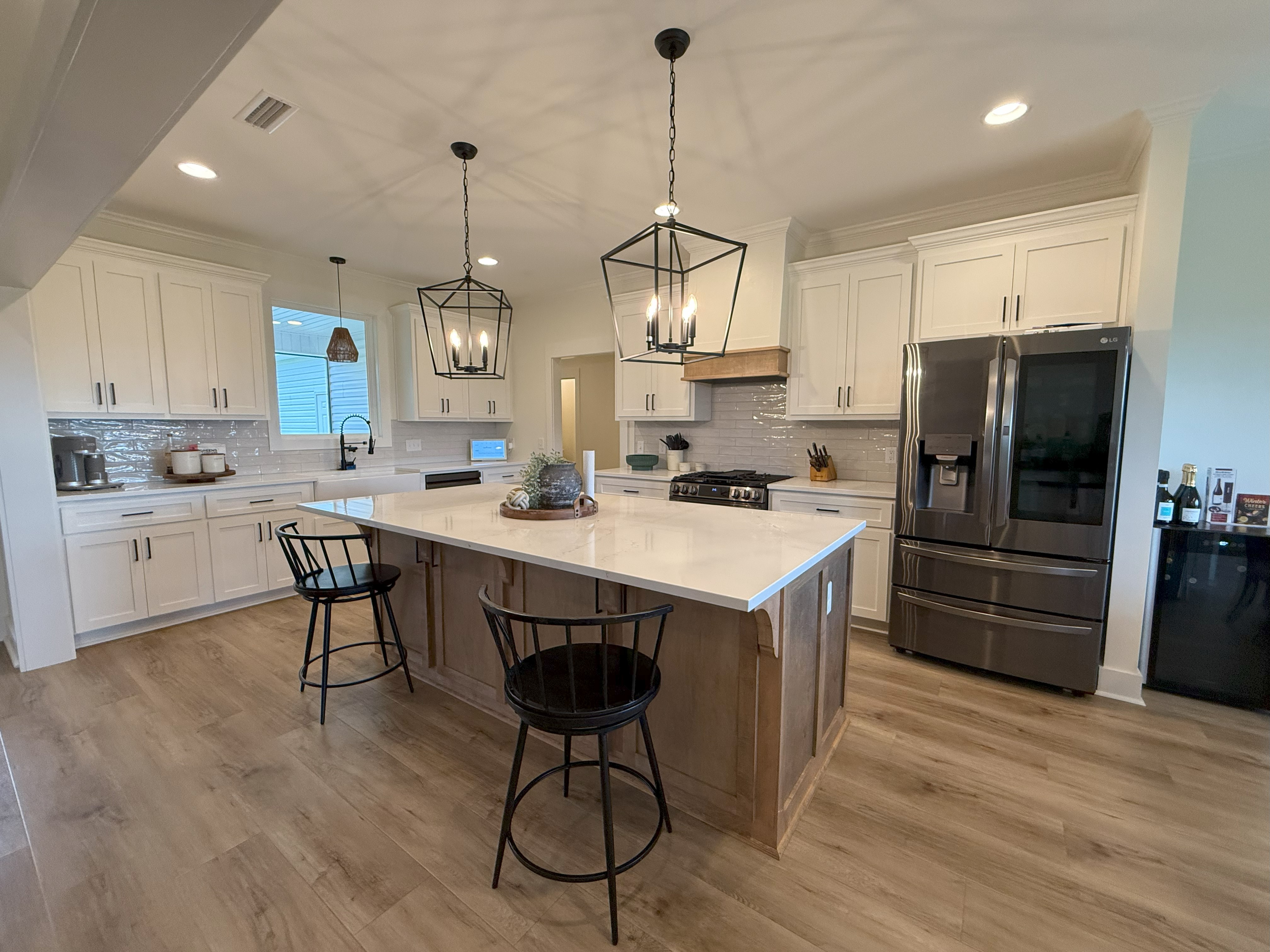 Headland, Alabama, 36345, United States, 4 Bedrooms Bedrooms, ,4 BathroomsBathrooms,Residential,For Sale,1977217