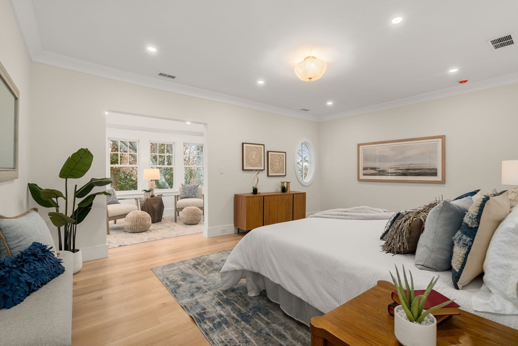 Newton, Massachusetts, 02465, United States, 6 Bedrooms Bedrooms, ,7 BathroomsBathrooms,Residential,For Sale,1995687