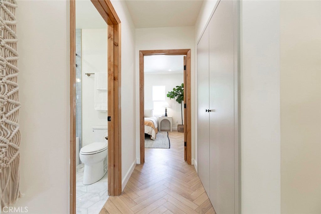Los Angeles, California, 90027, United States, 4 Bedrooms Bedrooms, ,3 BathroomsBathrooms,Residential,For Sale,1942315