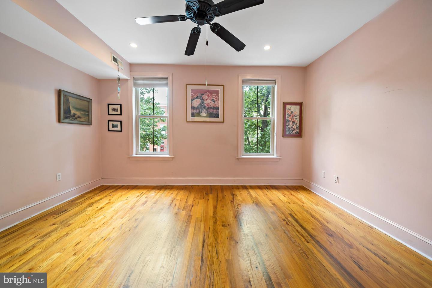 Philadelphia, Pennsylvania, 19130, United States, 3 Bedrooms Bedrooms, ,5 BathroomsBathrooms,Residential,For Sale,1908889
